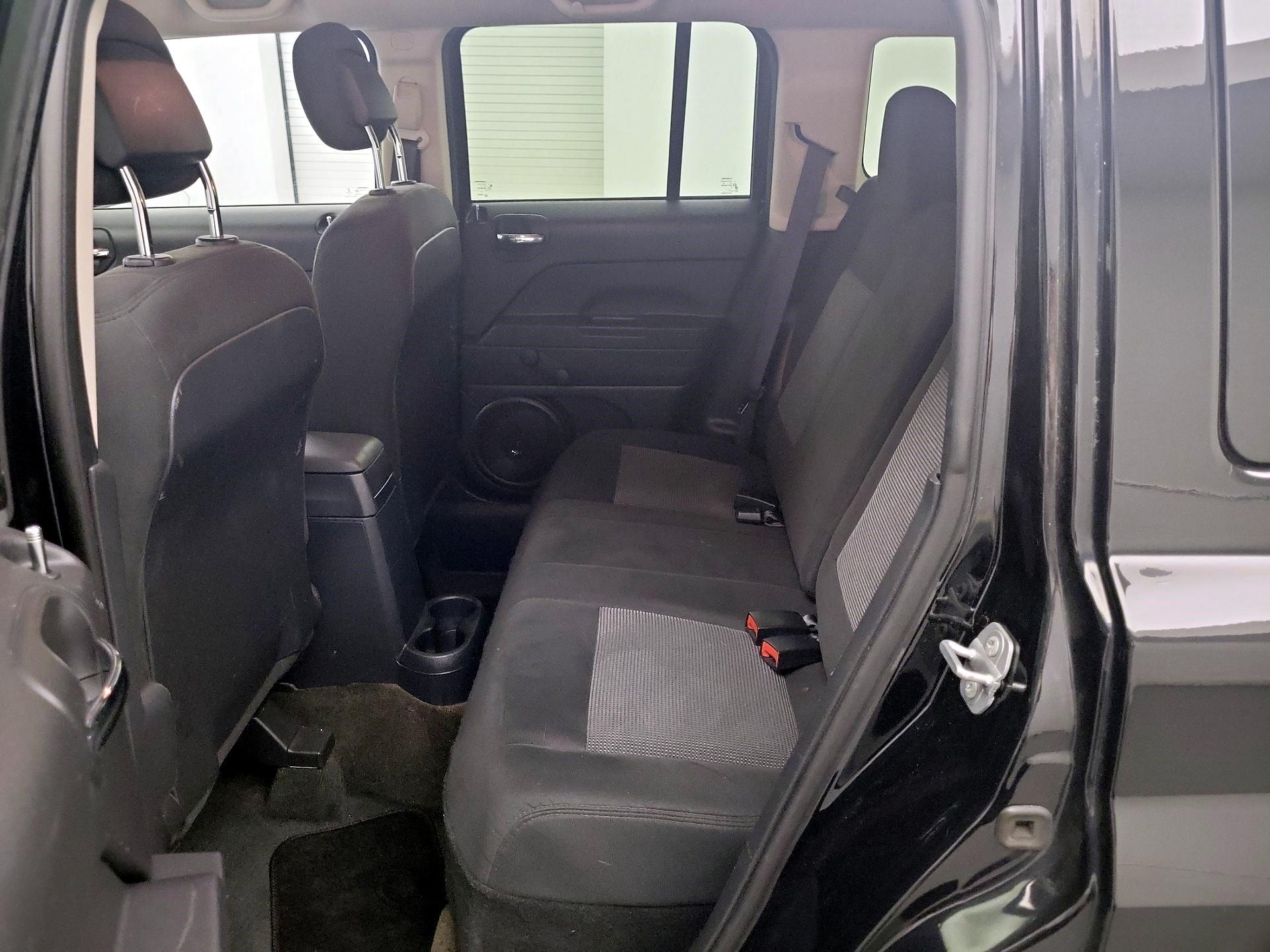 Thumbnail: 2016 Jeep Patriot - 15