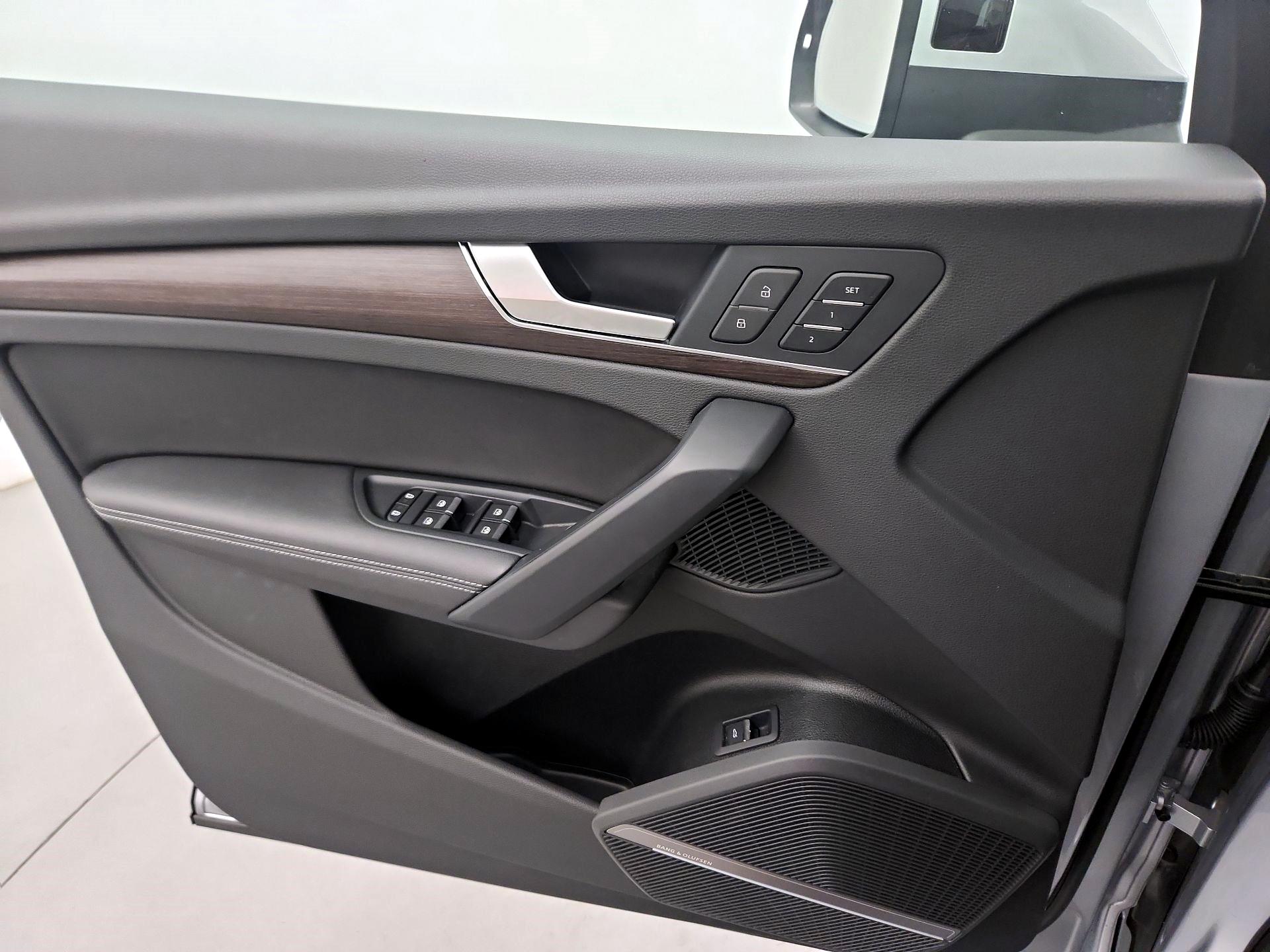 Thumbnail: 2022 Audi Q5 - 10