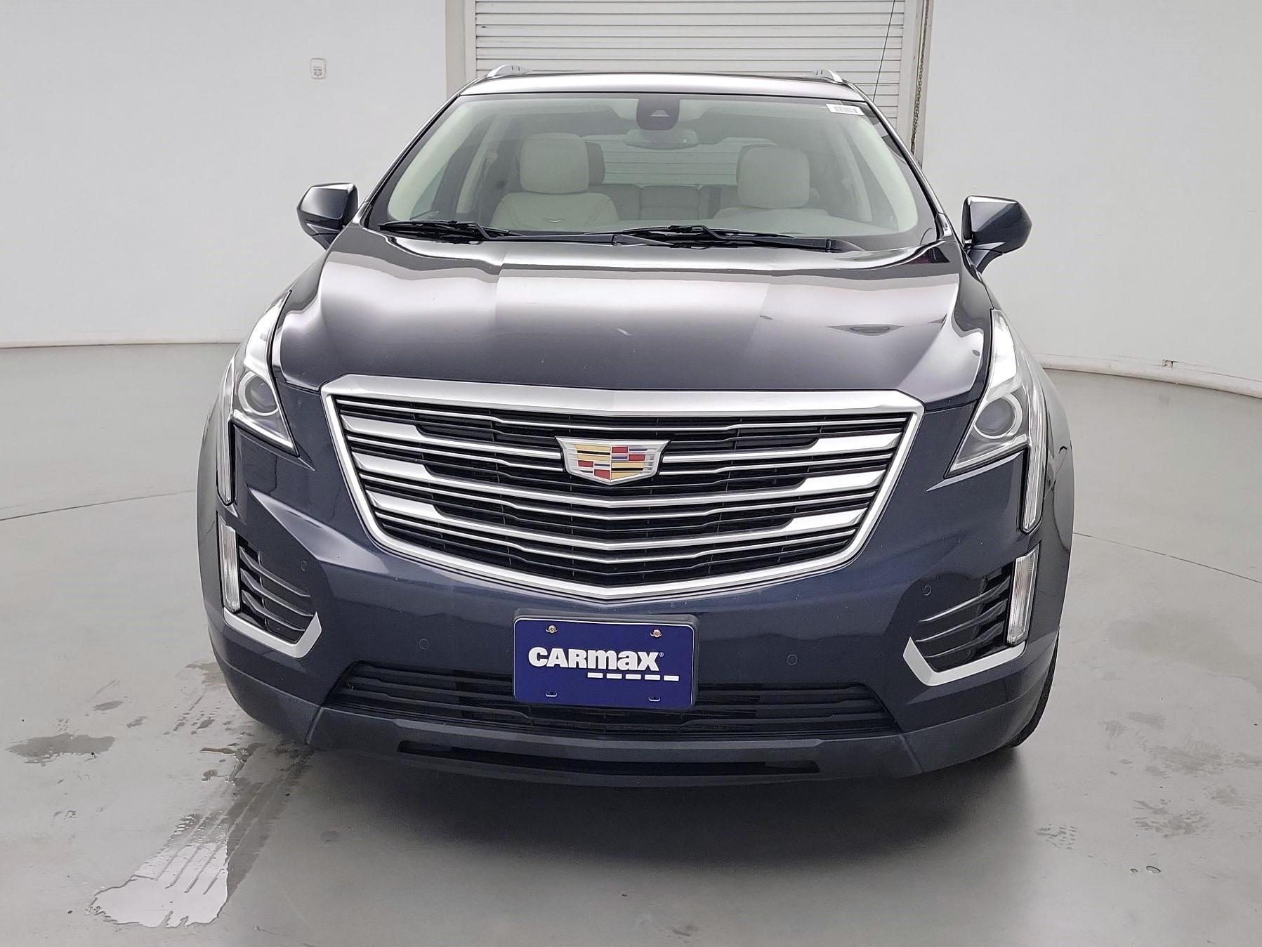 Thumbnail: 2017 Cadillac XT5 - 2