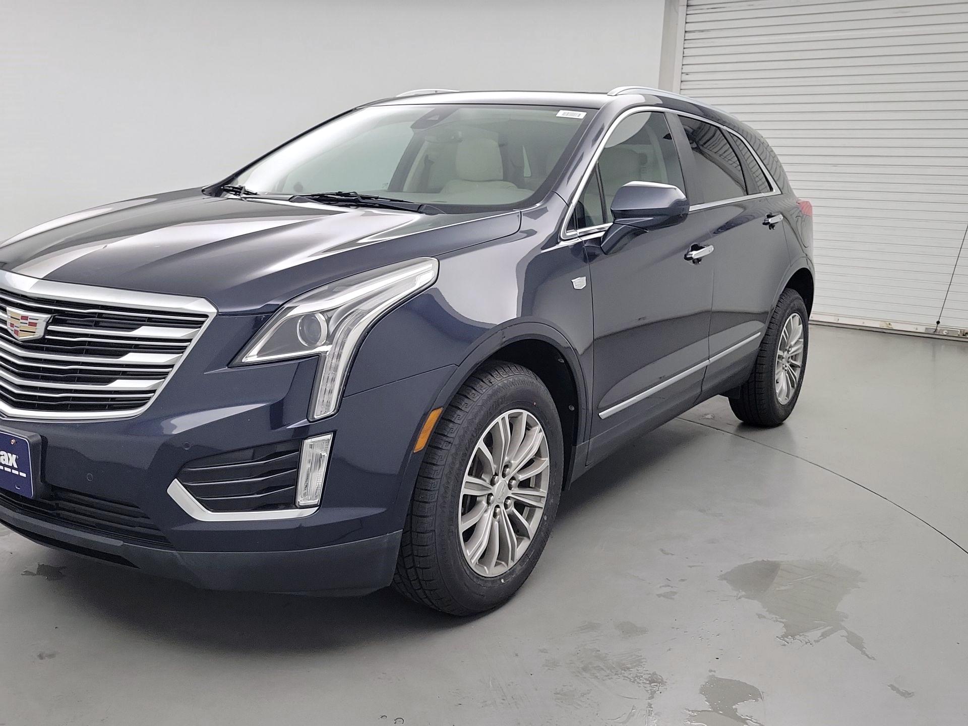Thumbnail: 2017 Cadillac XT5 - 3