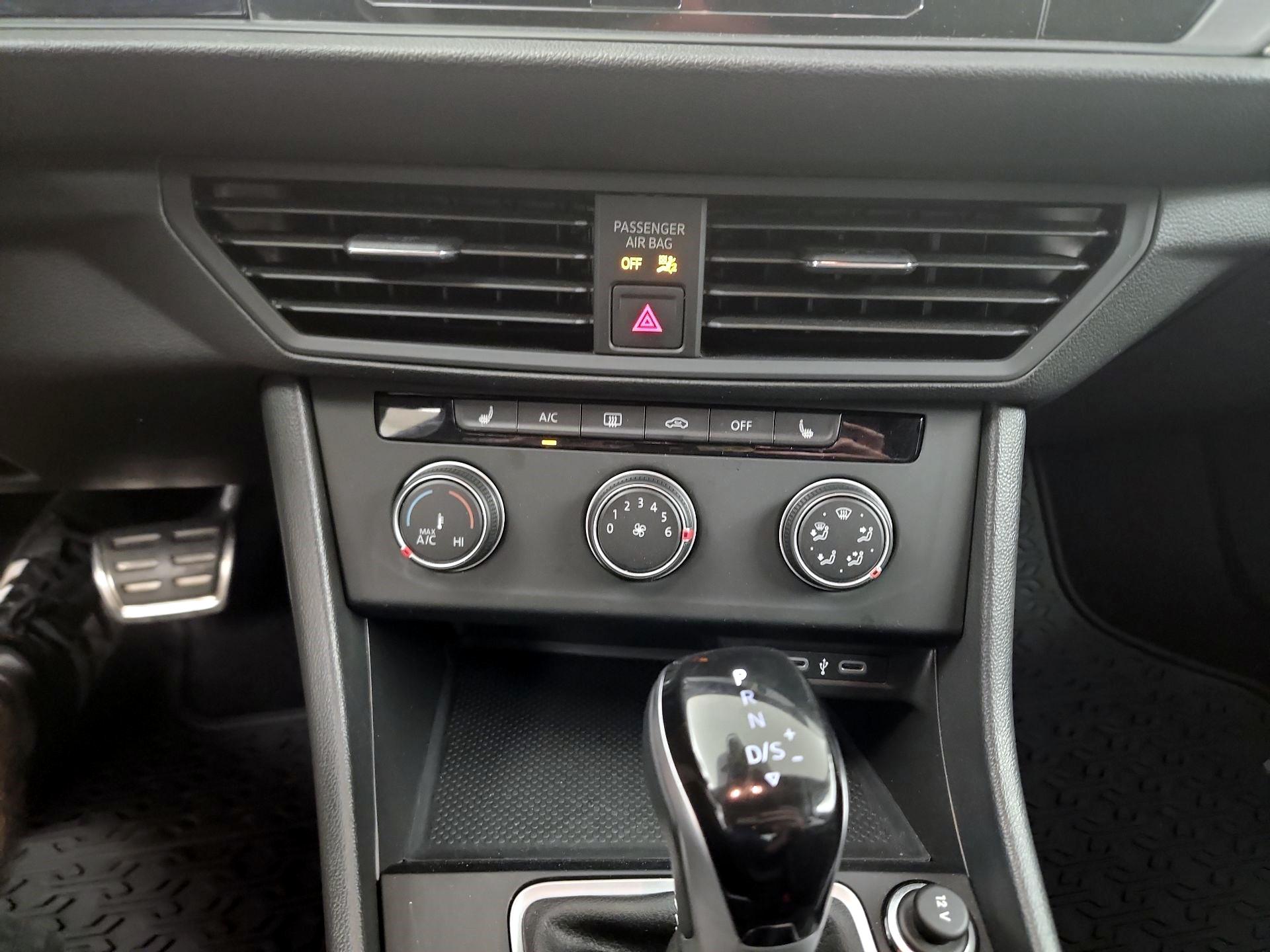 Thumbnail: 2024 Volkswagen Jetta - 14