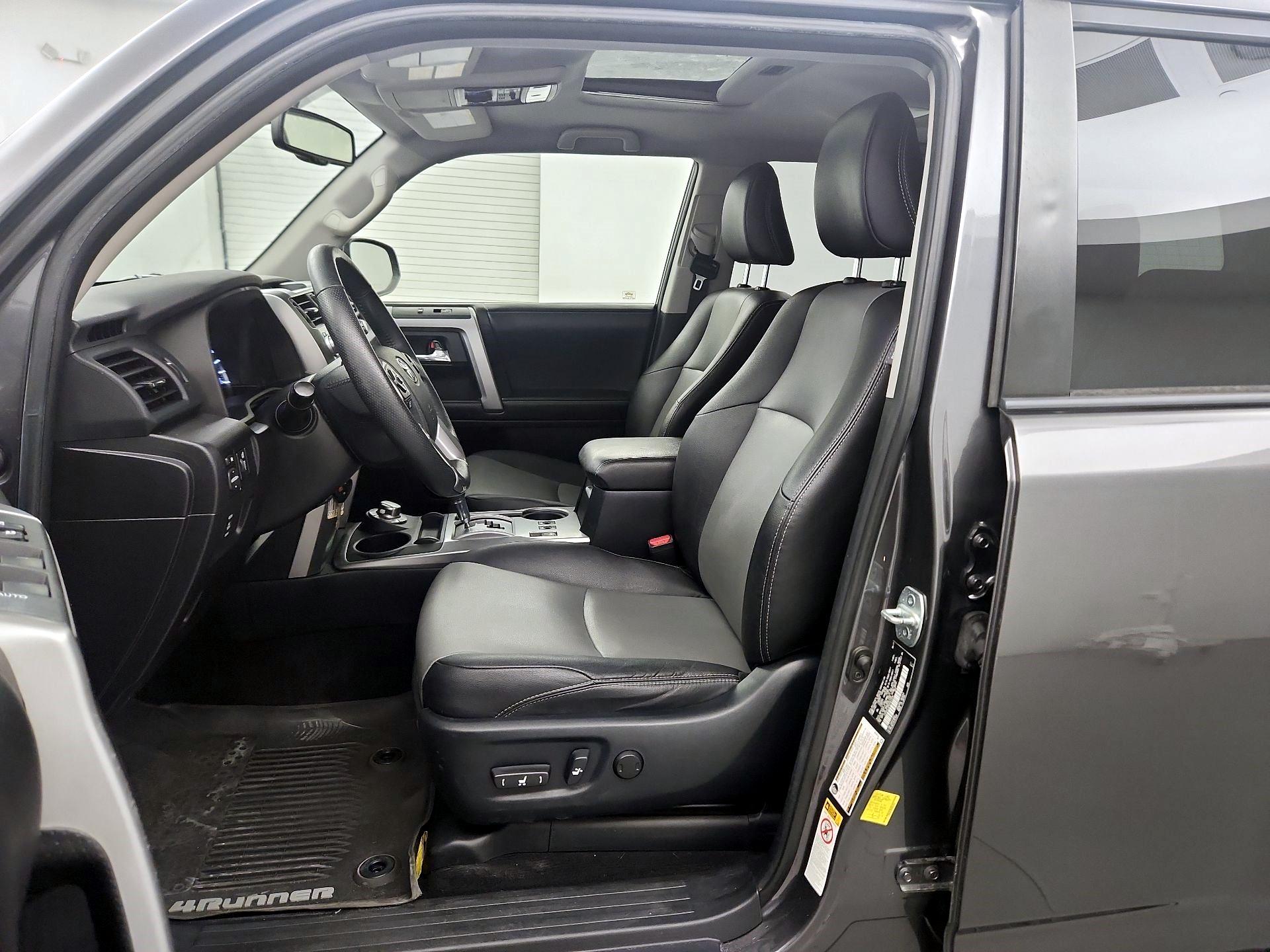 Thumbnail: 2017 Toyota 4Runner - 9