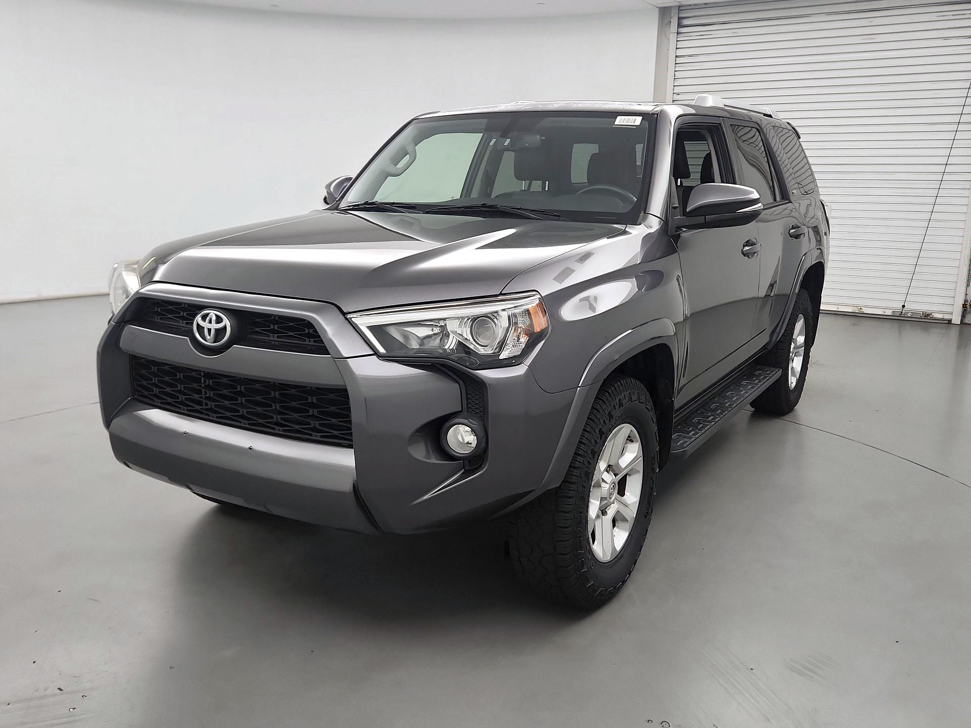 Thumbnail: 2017 Toyota 4Runner - 3