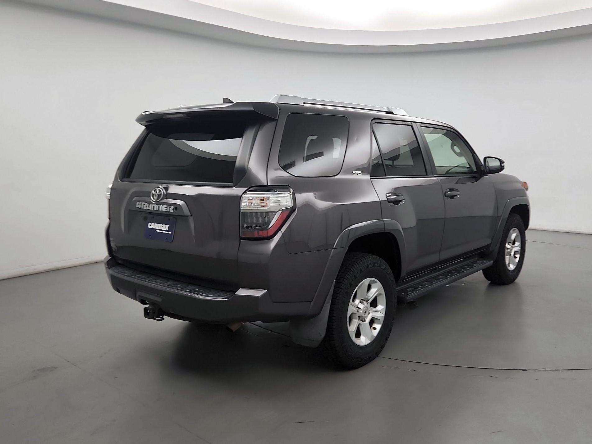 Thumbnail: 2017 Toyota 4Runner - 5
