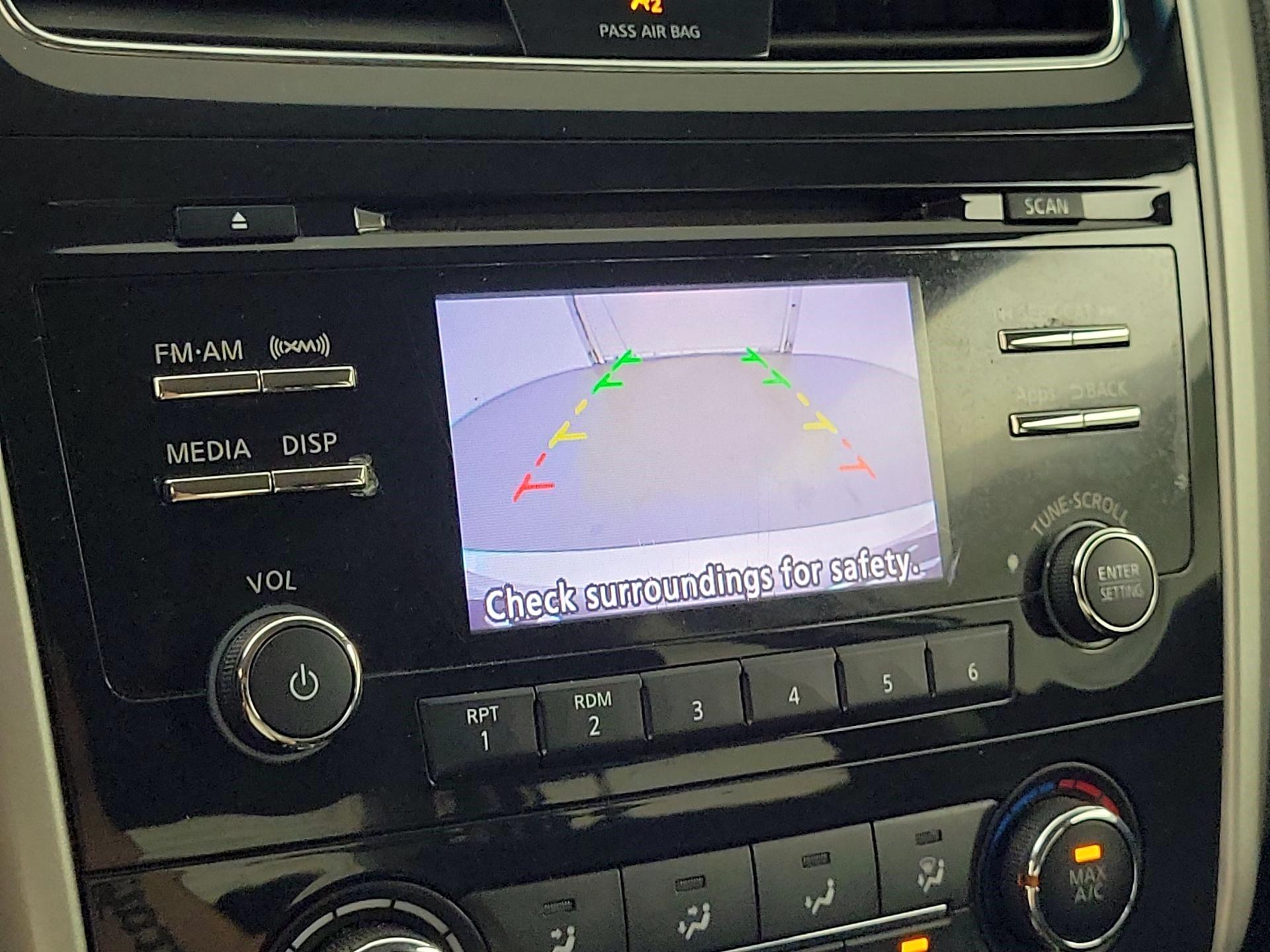 Thumbnail: 2014 Nissan Altima - 12