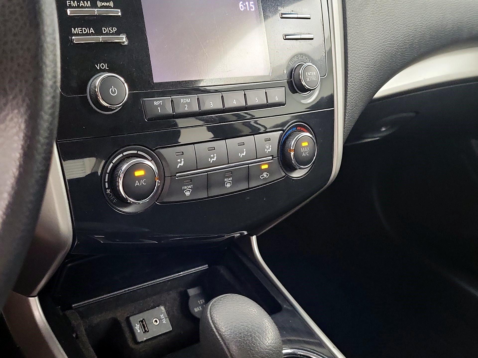 Thumbnail: 2014 Nissan Altima - 14
