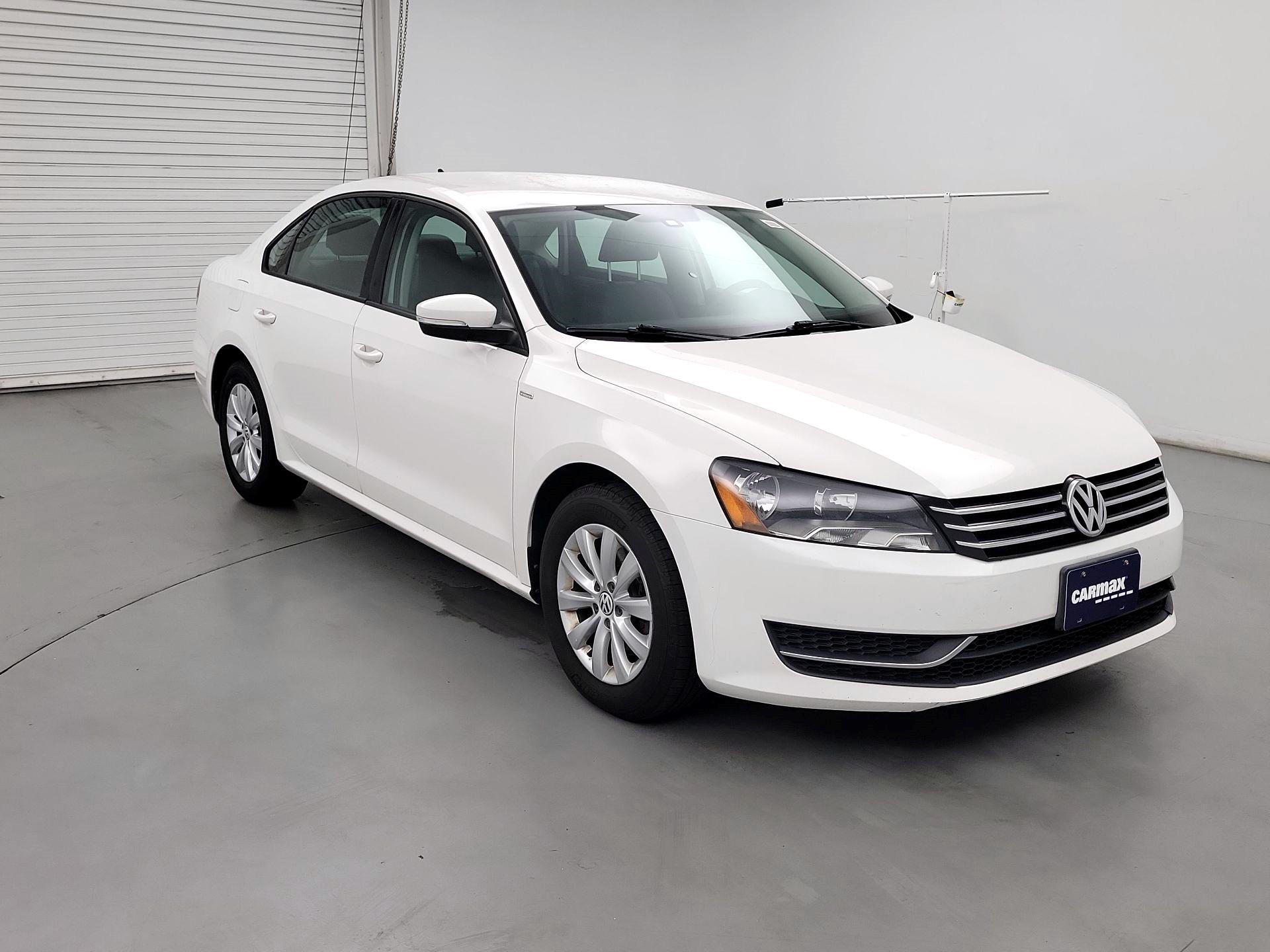 Thumbnail: 2015 Volkswagen Passat - 1