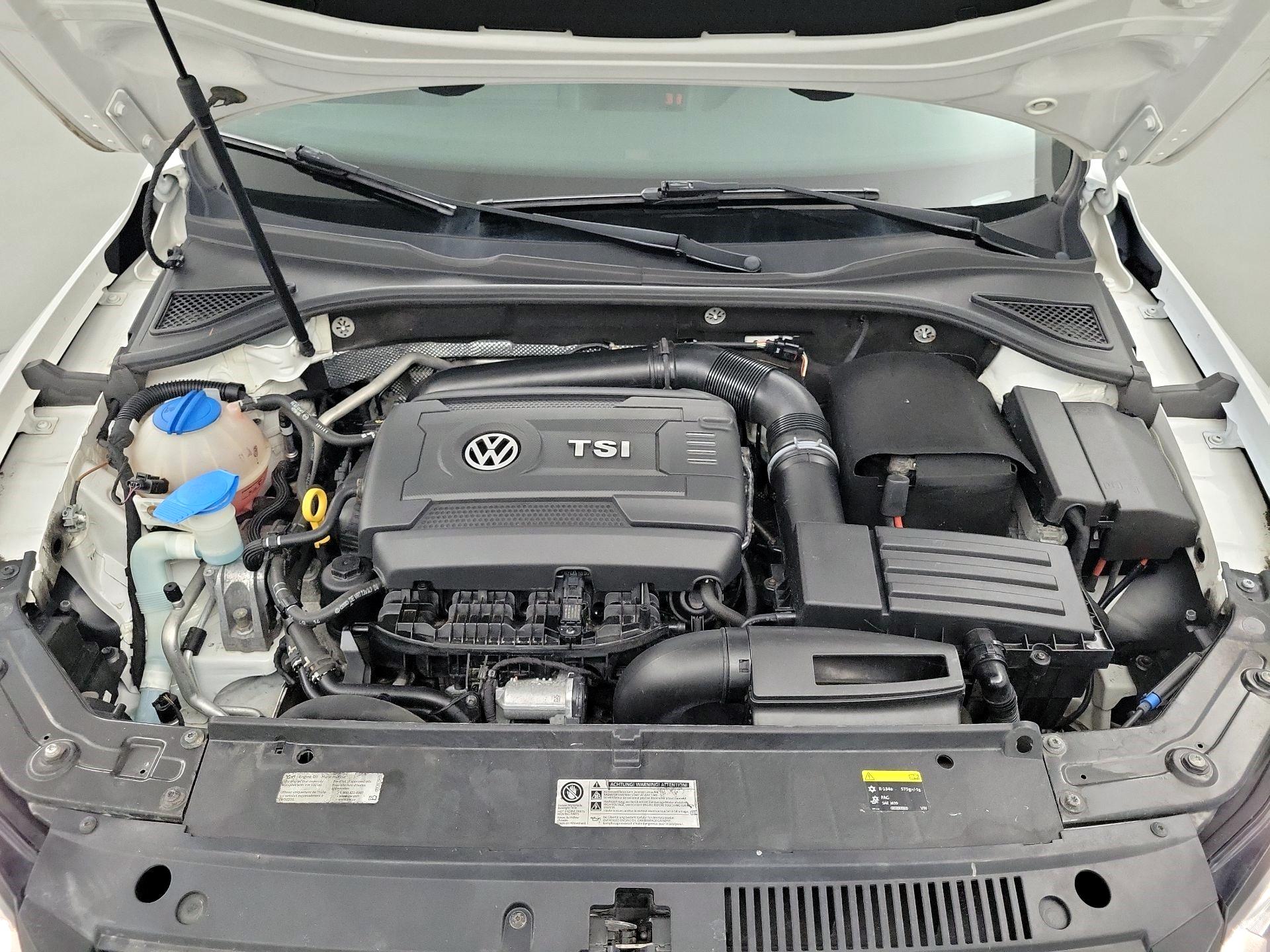 Thumbnail: 2015 Volkswagen Passat - 19