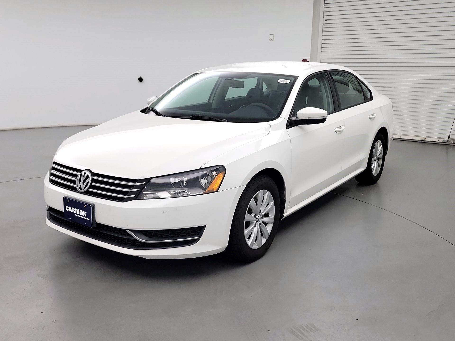 Thumbnail: 2015 Volkswagen Passat - 3