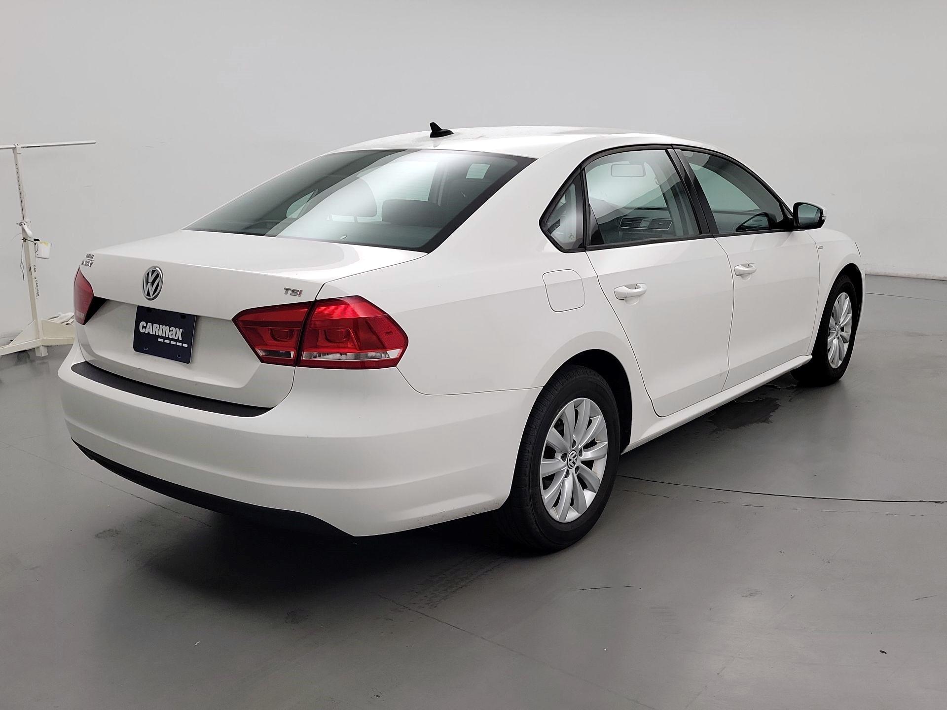 Thumbnail: 2015 Volkswagen Passat - 5
