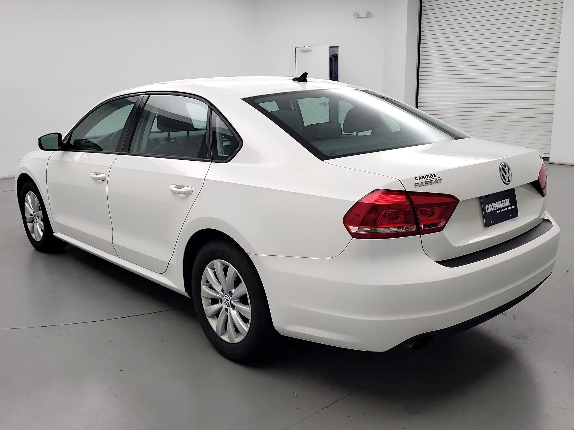 Thumbnail: 2015 Volkswagen Passat - 7