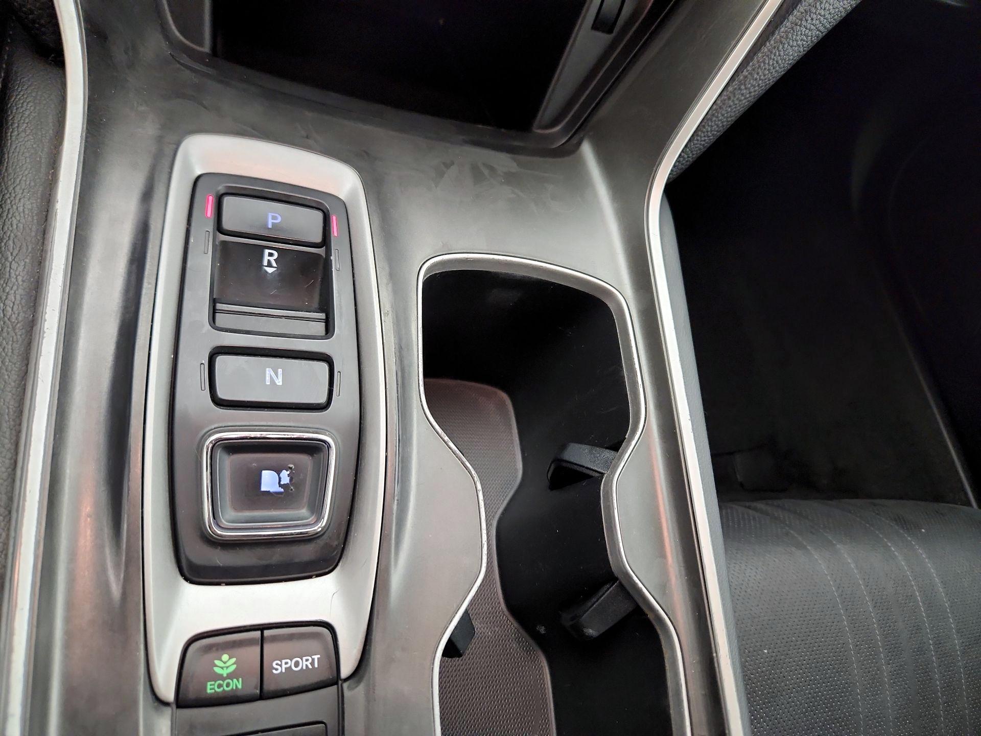 Thumbnail: 2018 Honda Accord - 17