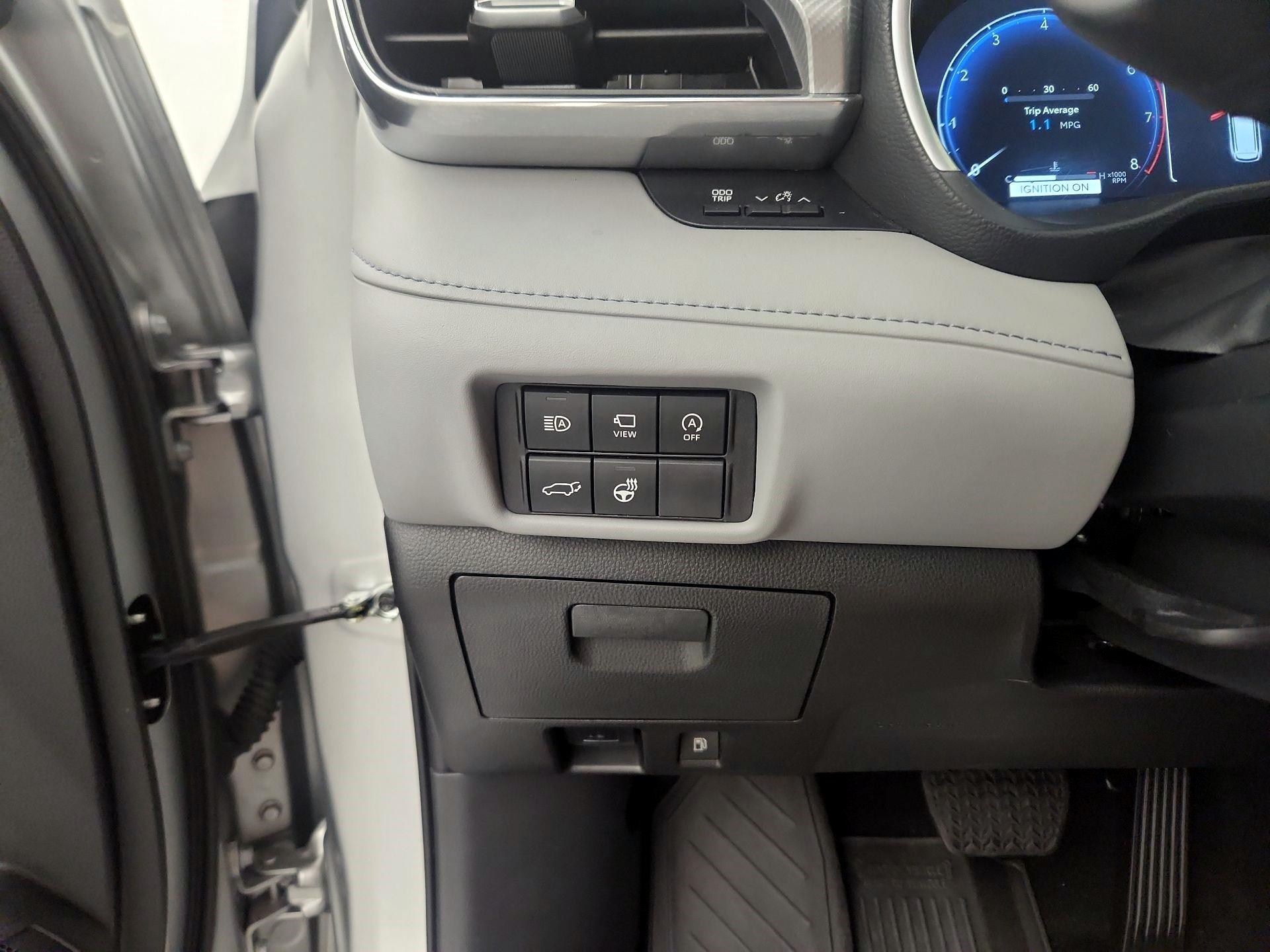 Thumbnail: 2023 Toyota Highlander - 11