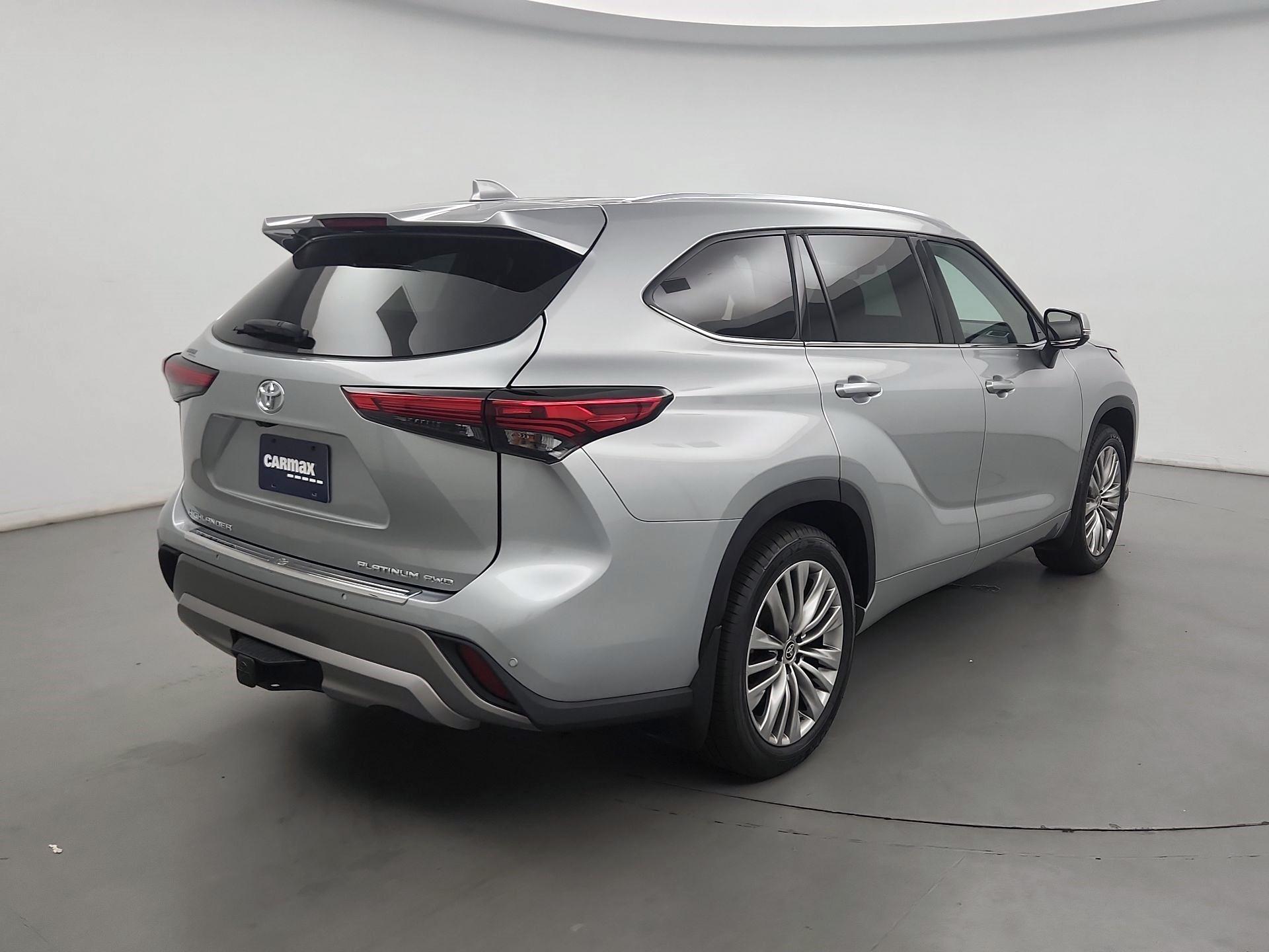Thumbnail: 2023 Toyota Highlander - 5