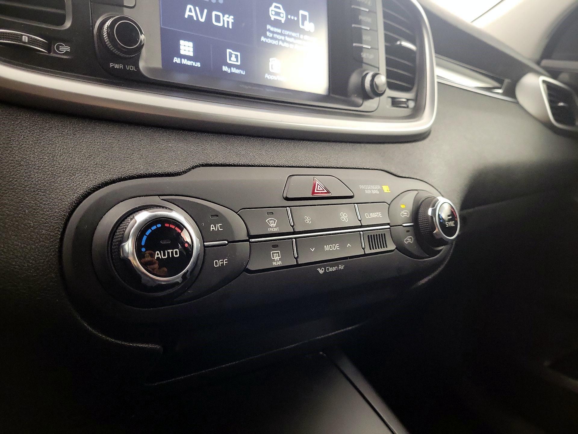 Thumbnail: 2018 Kia Sorento - 14