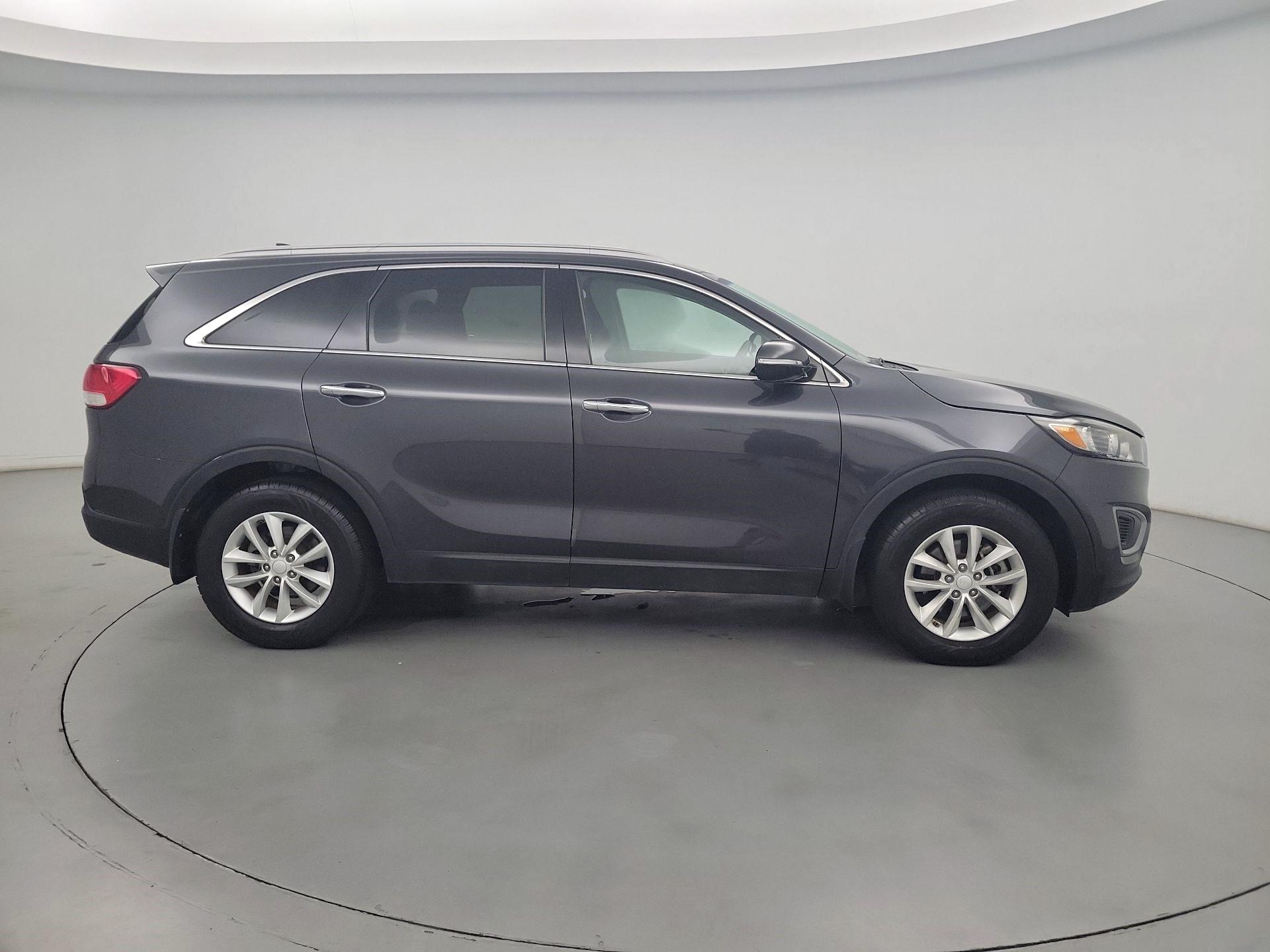 Thumbnail: 2018 Kia Sorento - 4