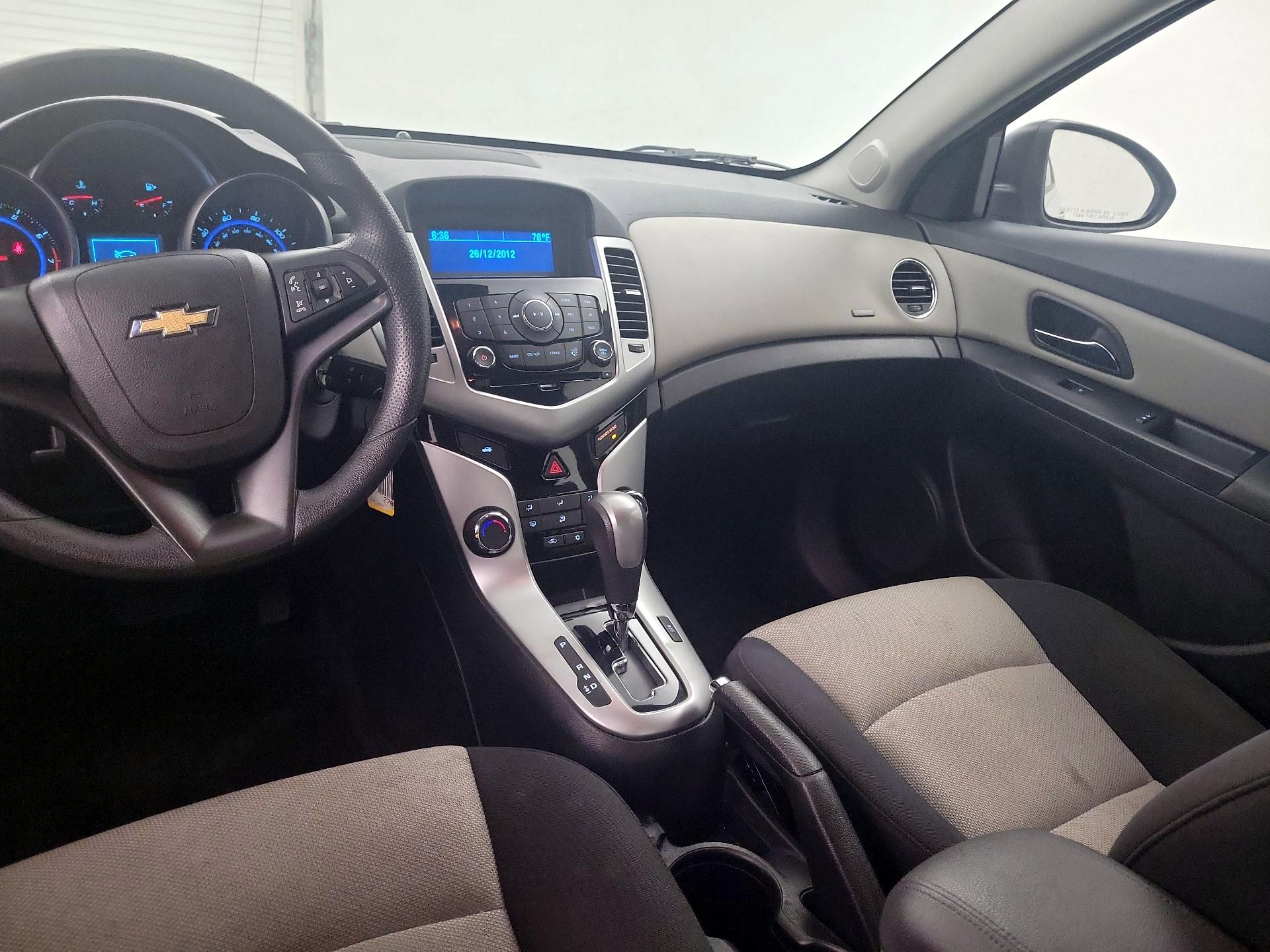 Thumbnail: 2016 Chevrolet Cruze - 9