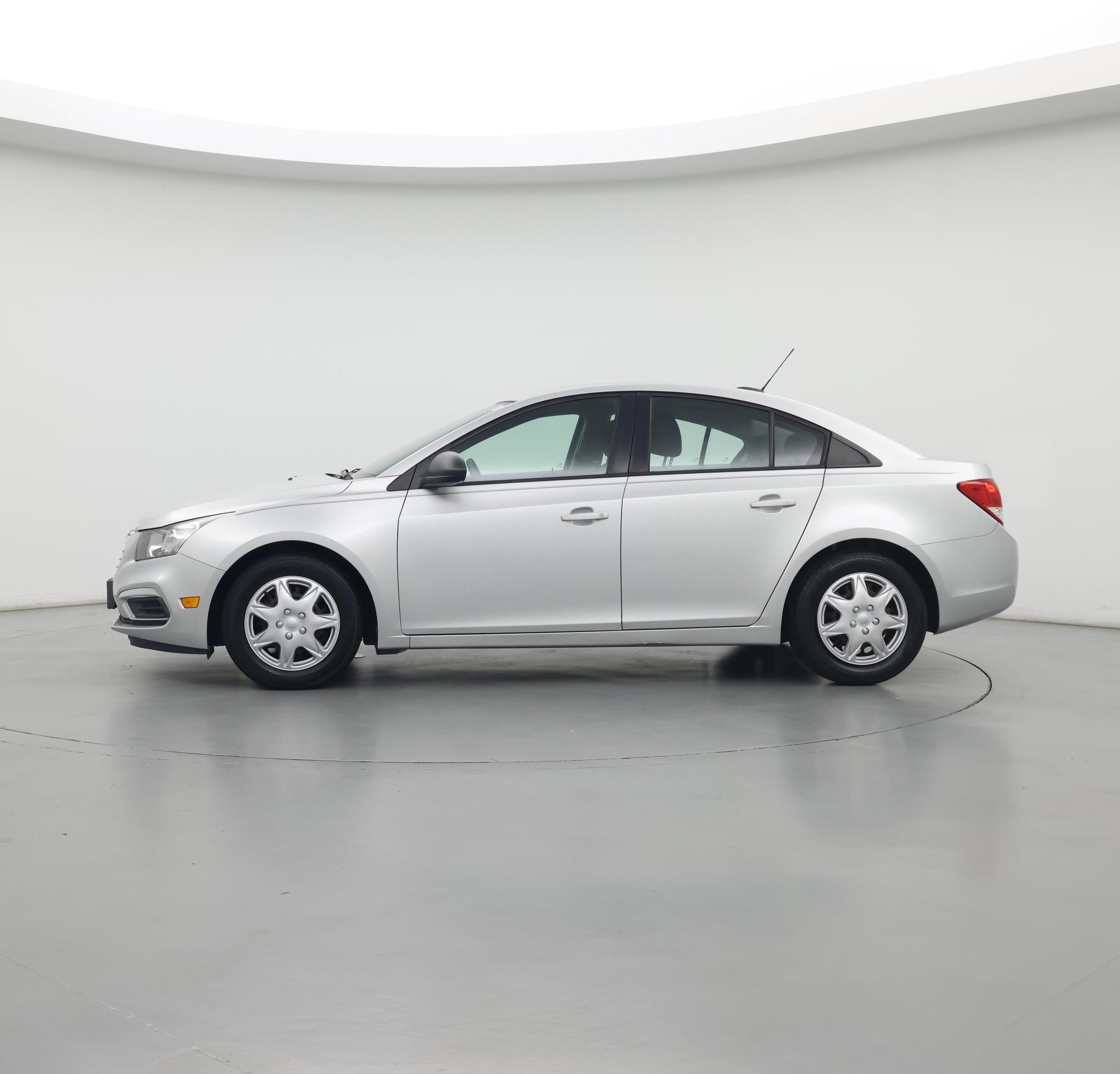 Thumbnail: 2016 Chevrolet Cruze - 3