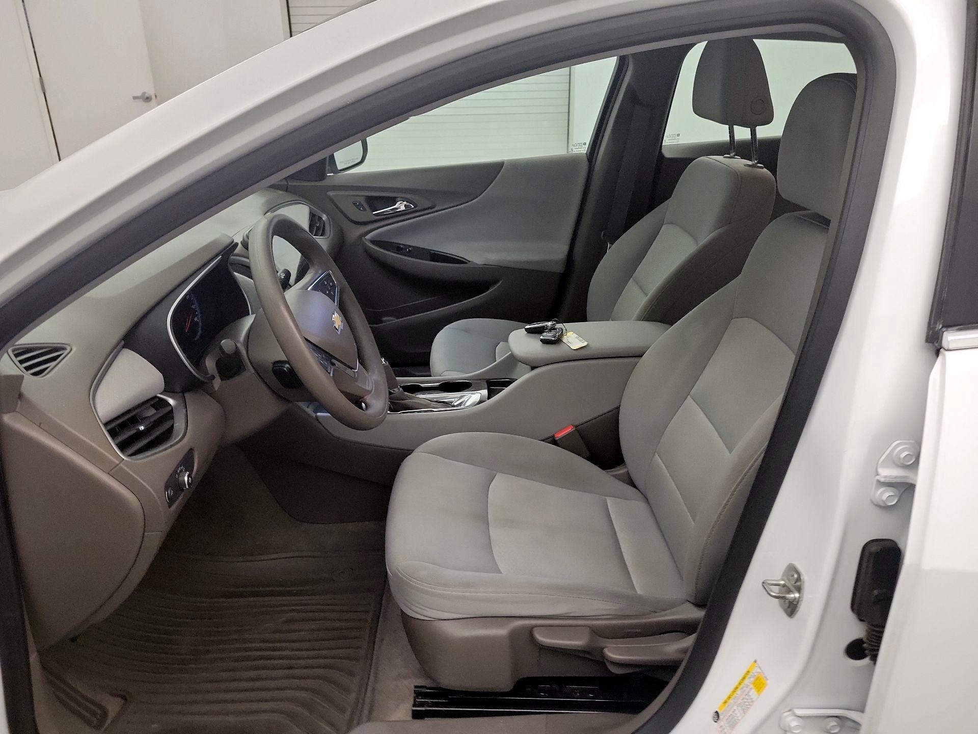 Thumbnail: 2019 Chevrolet Malibu - 11