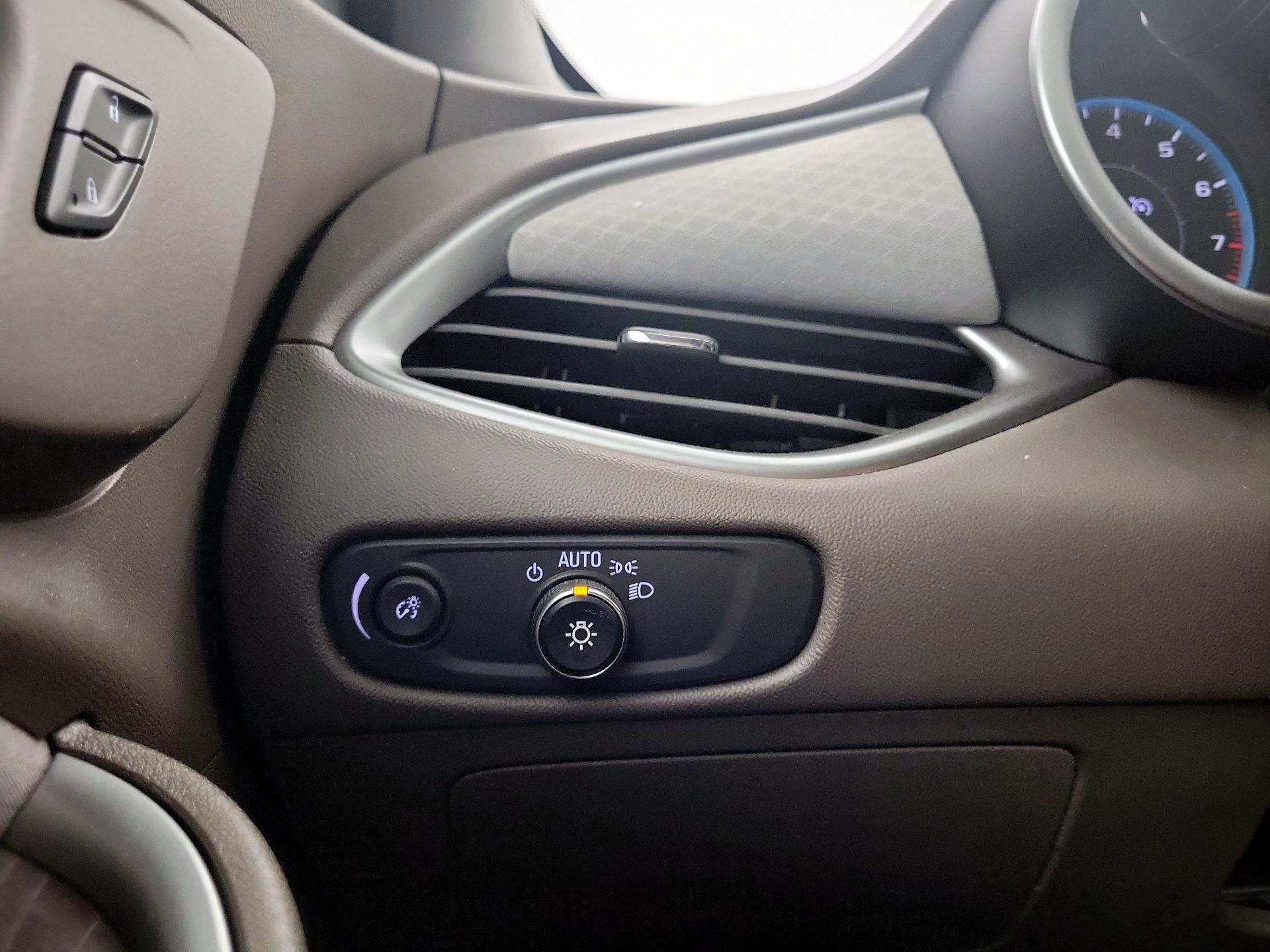 Thumbnail: 2019 Chevrolet Malibu - 13