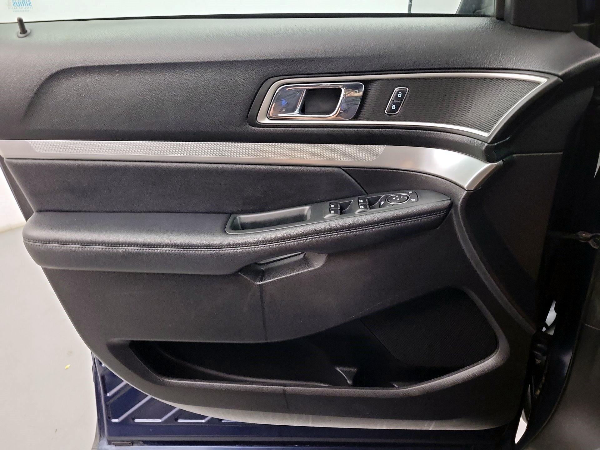 Thumbnail: 2017 Ford Explorer - 10