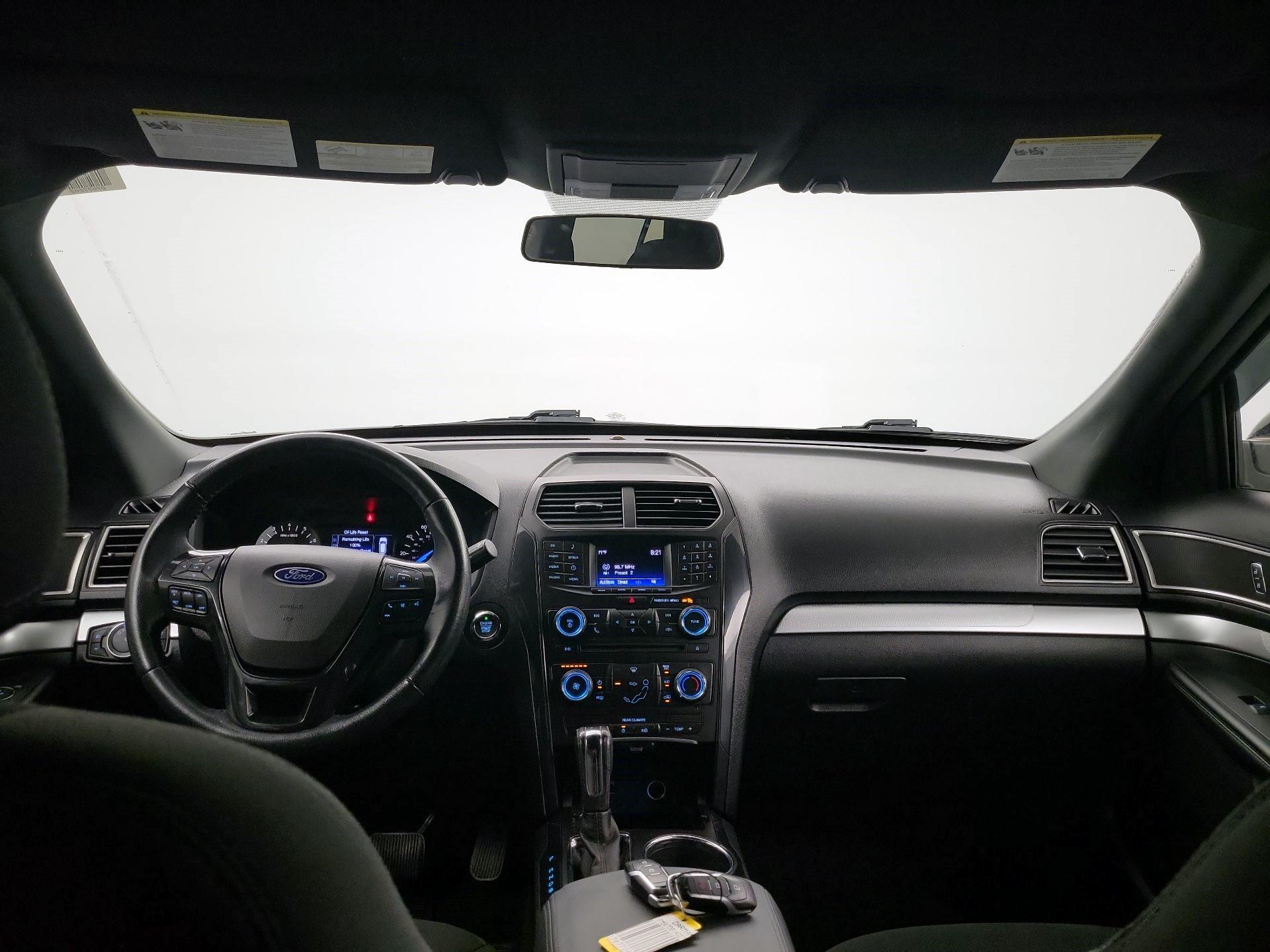 Thumbnail: 2017 Ford Explorer - 8