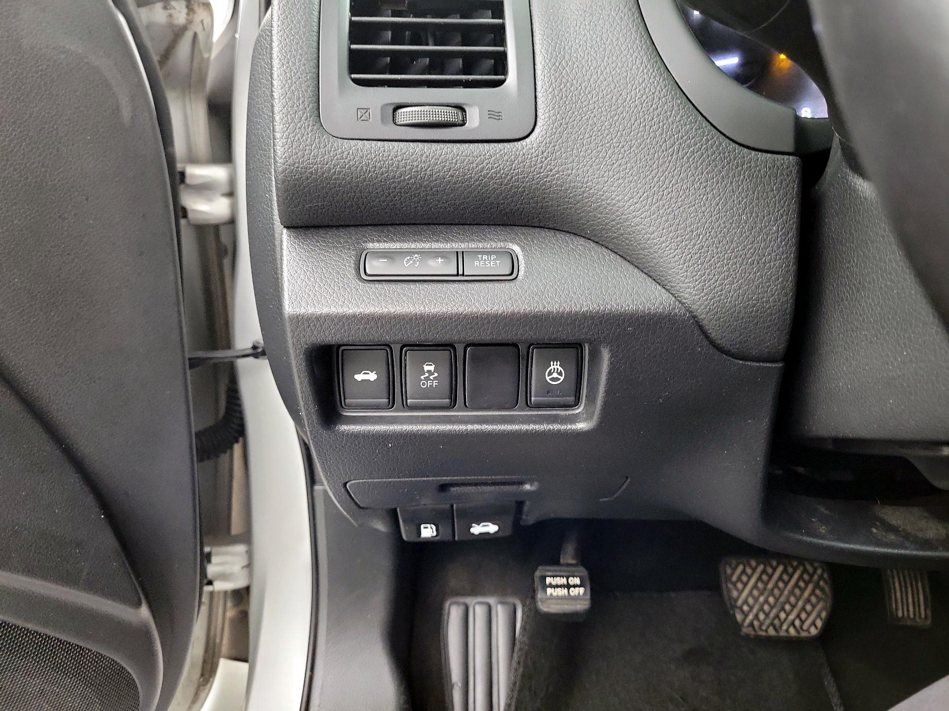 Thumbnail: 2018 Nissan Altima - 11