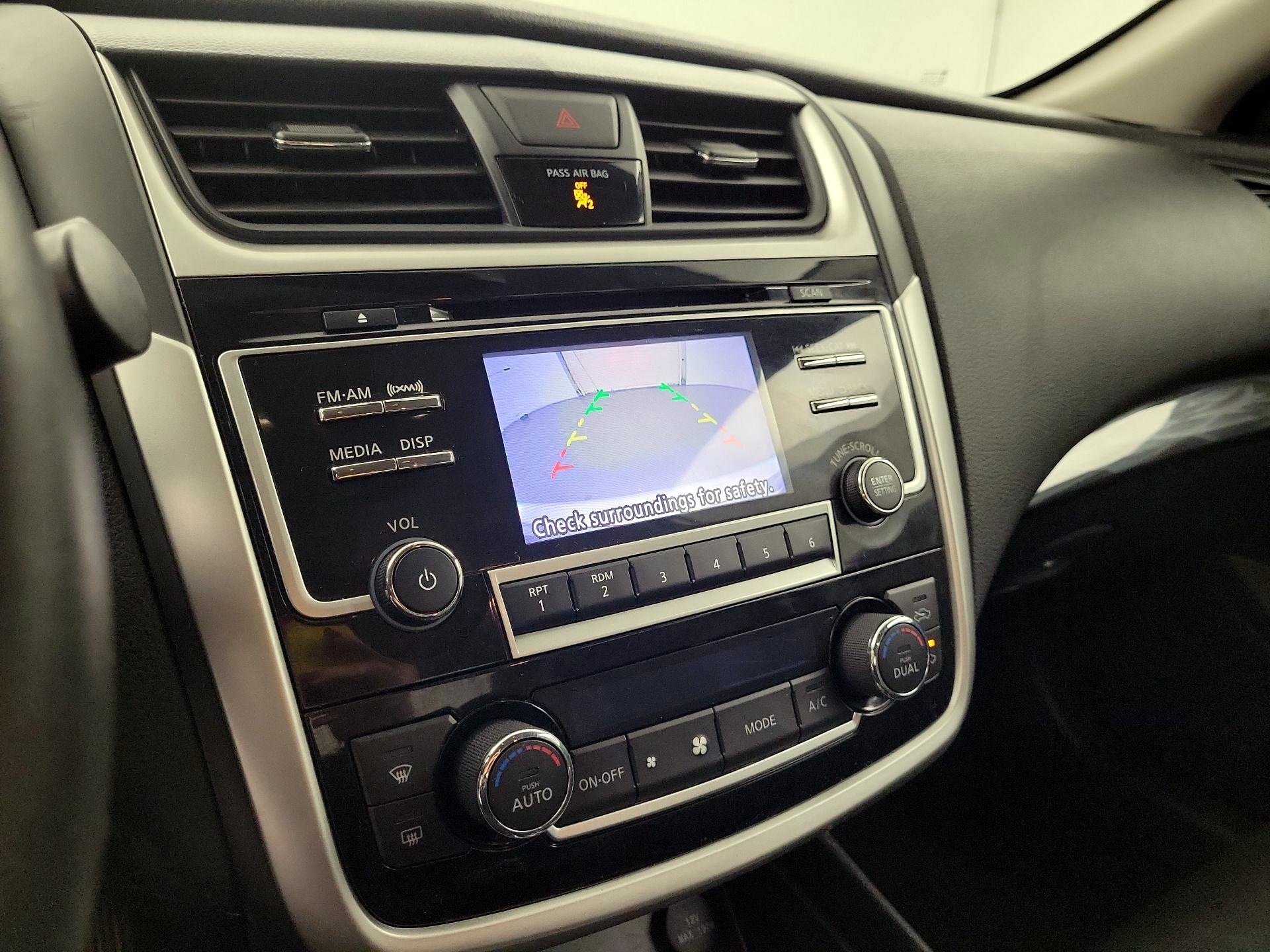 Thumbnail: 2018 Nissan Altima - 12