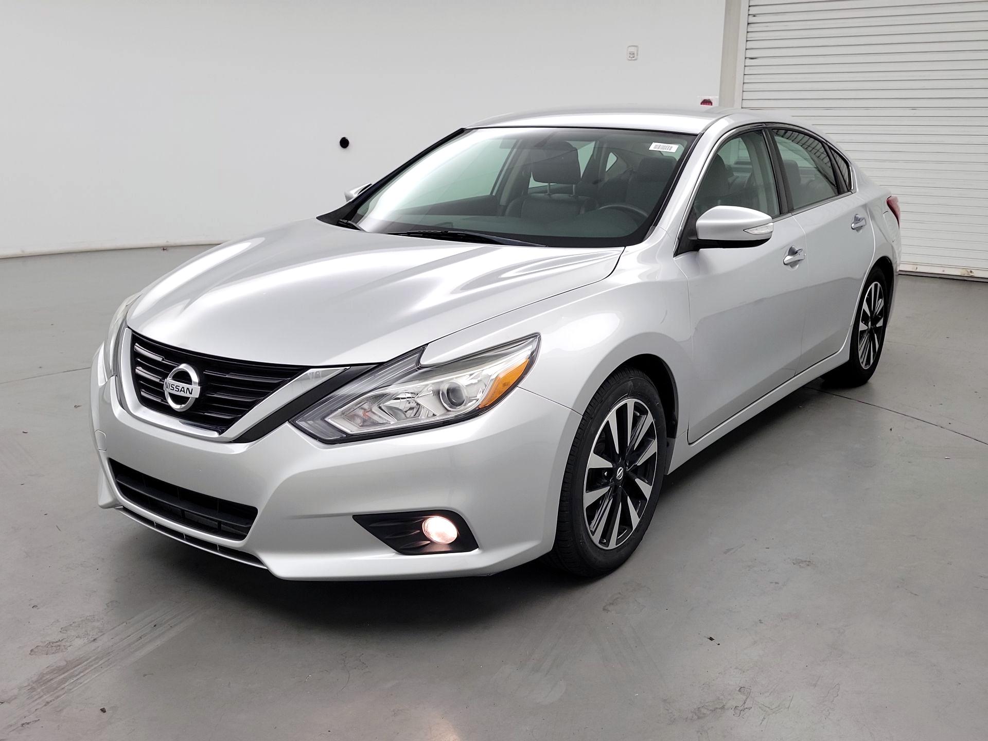 Thumbnail: 2018 Nissan Altima - 3