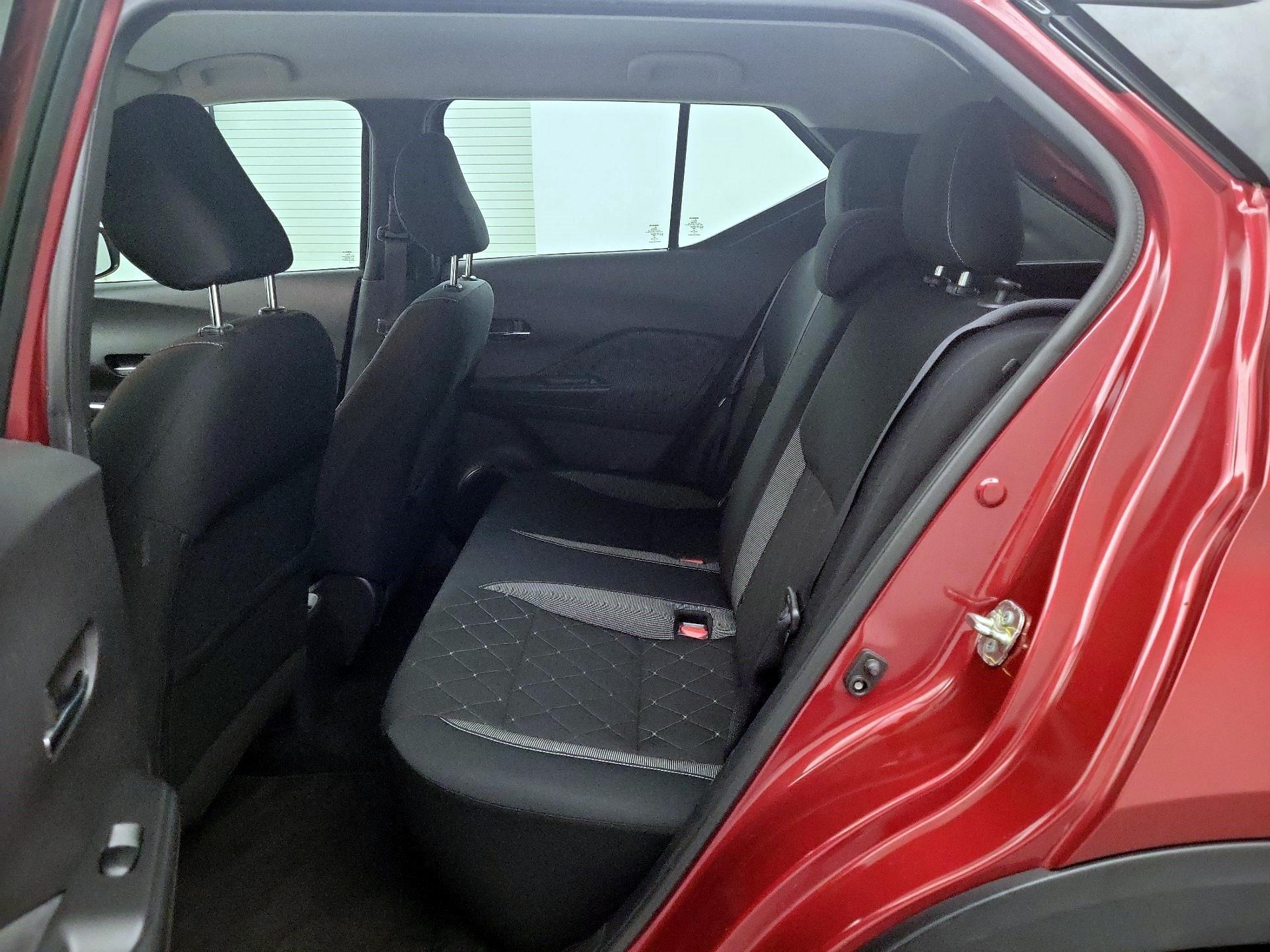 Thumbnail: 2019 Nissan Kicks - 17