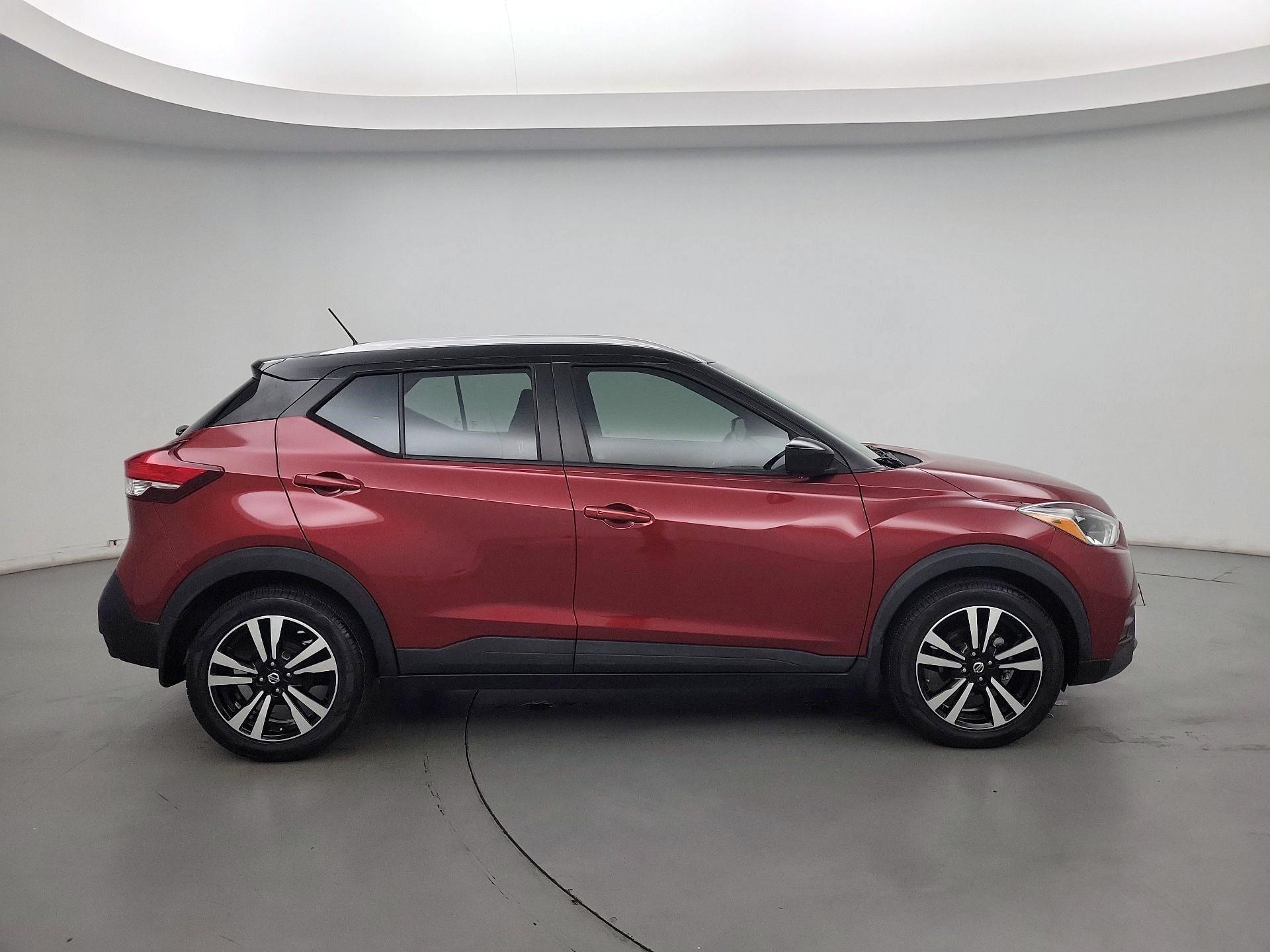 Thumbnail: 2019 Nissan Kicks - 4