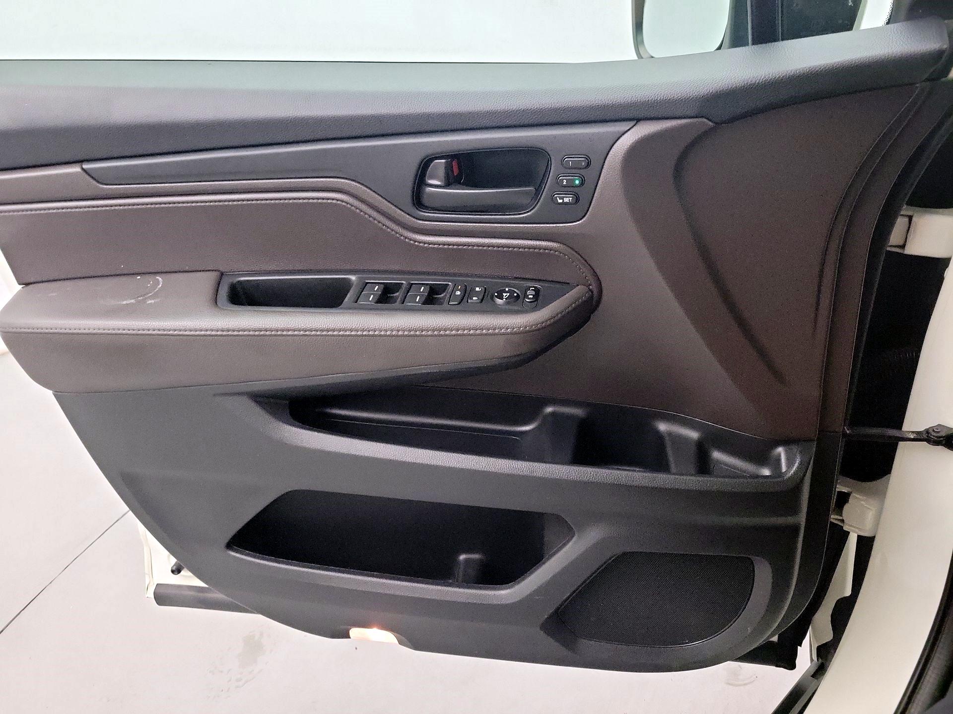 Thumbnail: 2019 Honda Odyssey - 10