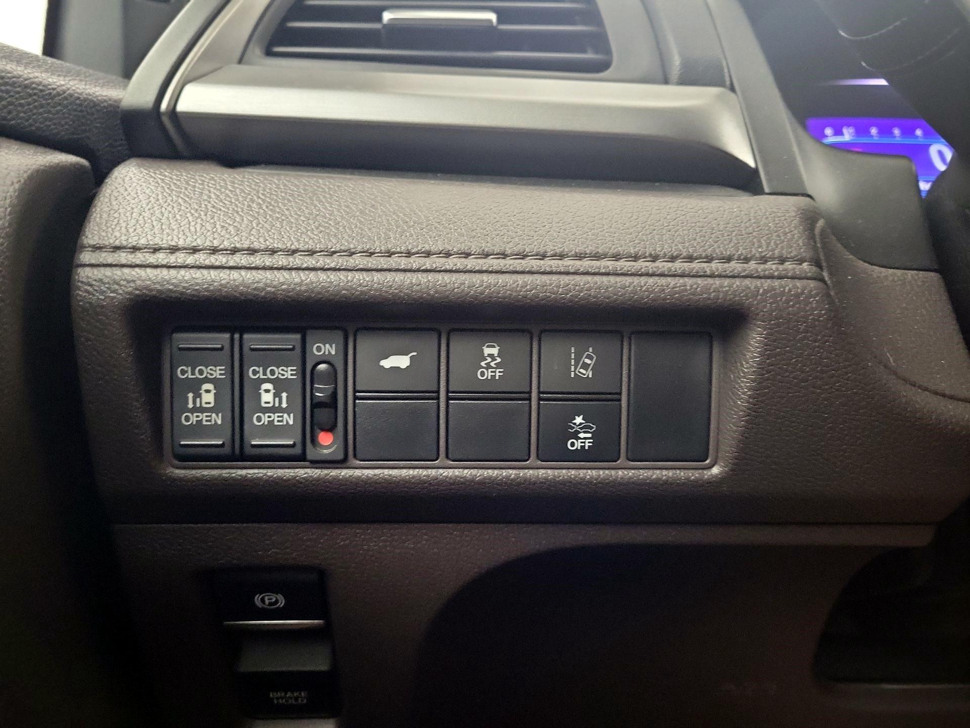 Thumbnail: 2019 Honda Odyssey - 11