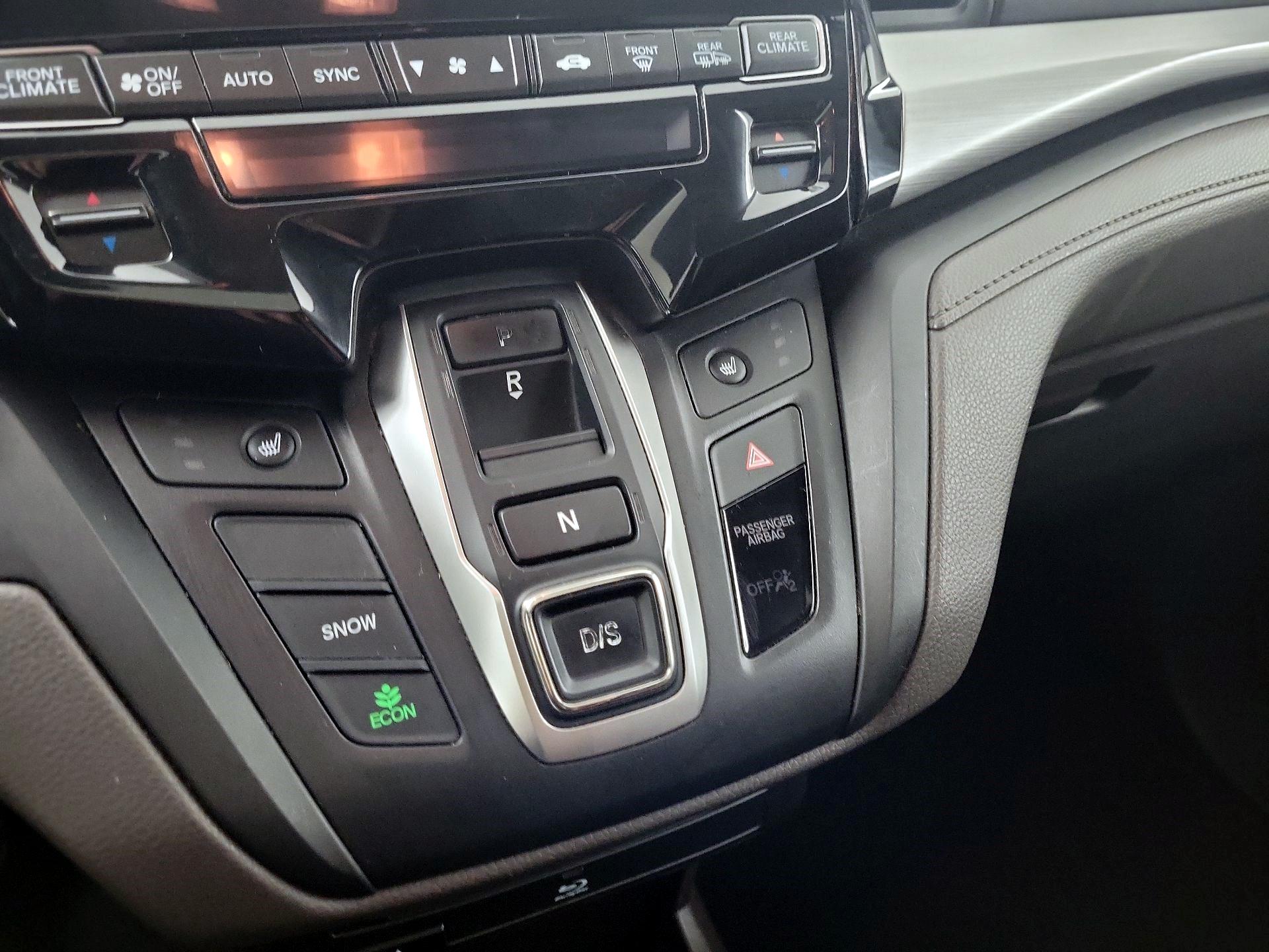 Thumbnail: 2019 Honda Odyssey - 16