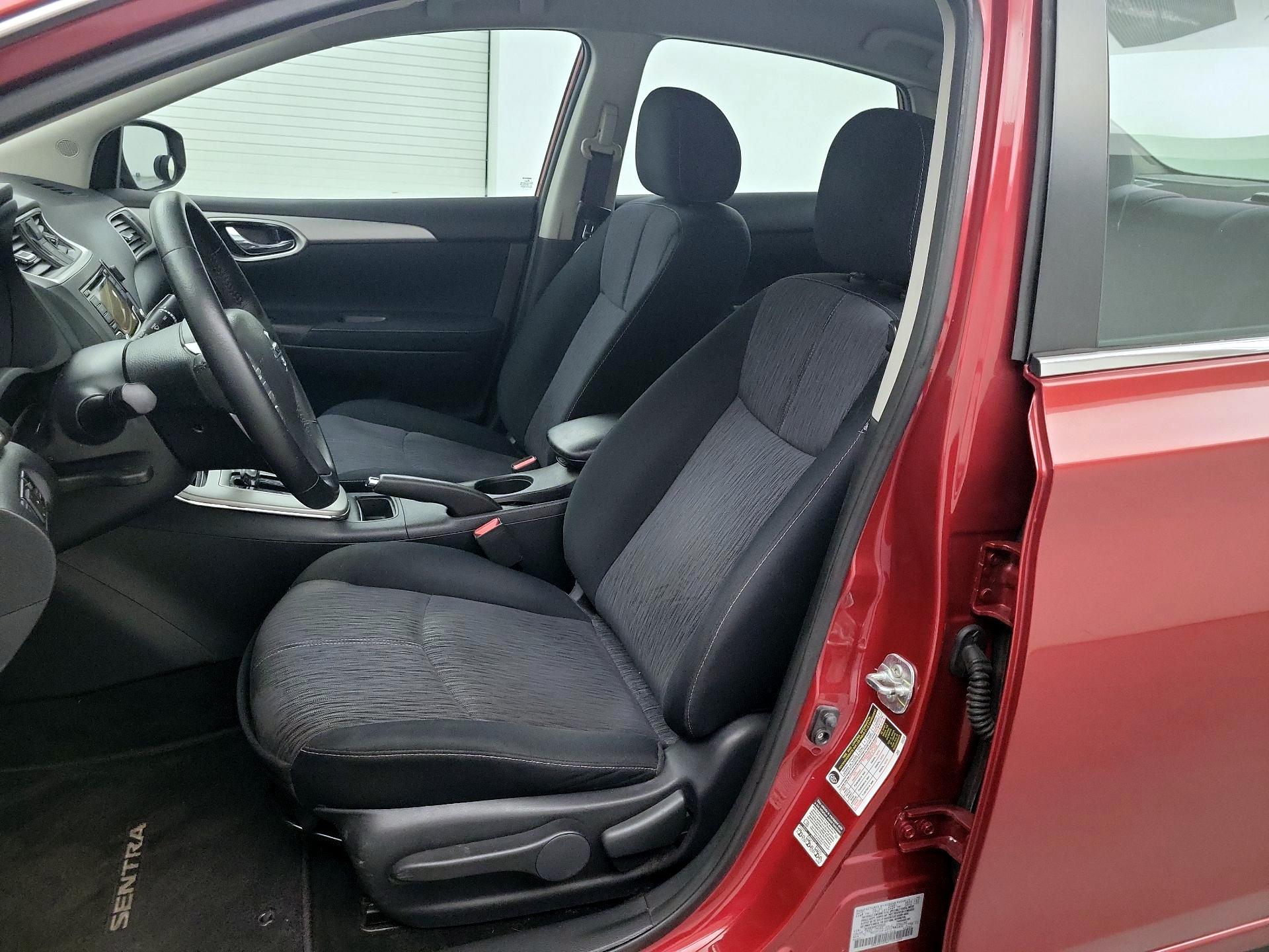 Thumbnail: 2015 Nissan Sentra - 11
