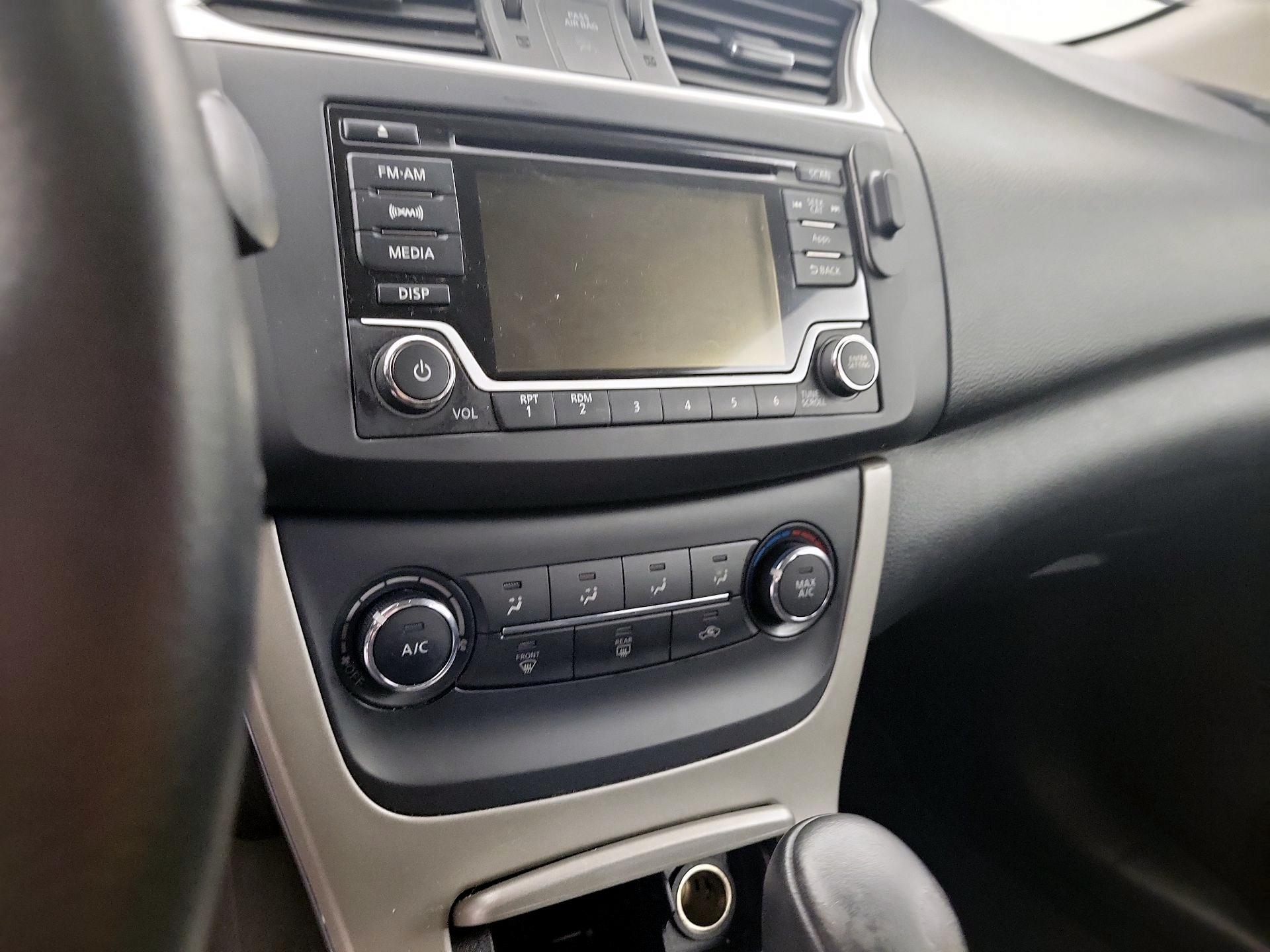 Thumbnail: 2015 Nissan Sentra - 15