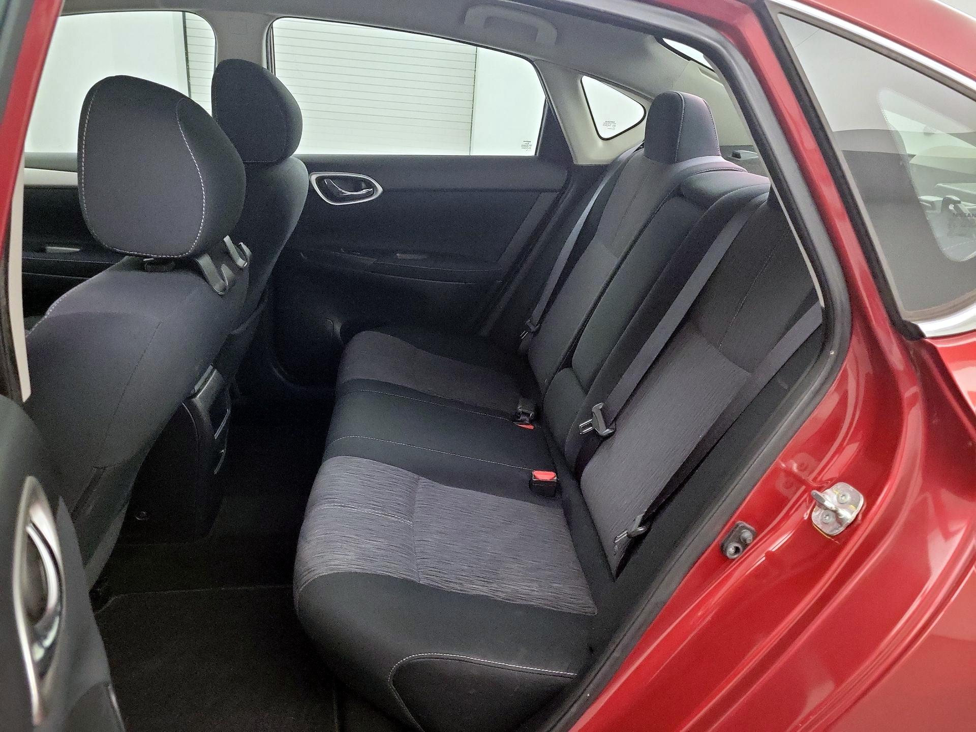 Thumbnail: 2015 Nissan Sentra - 18