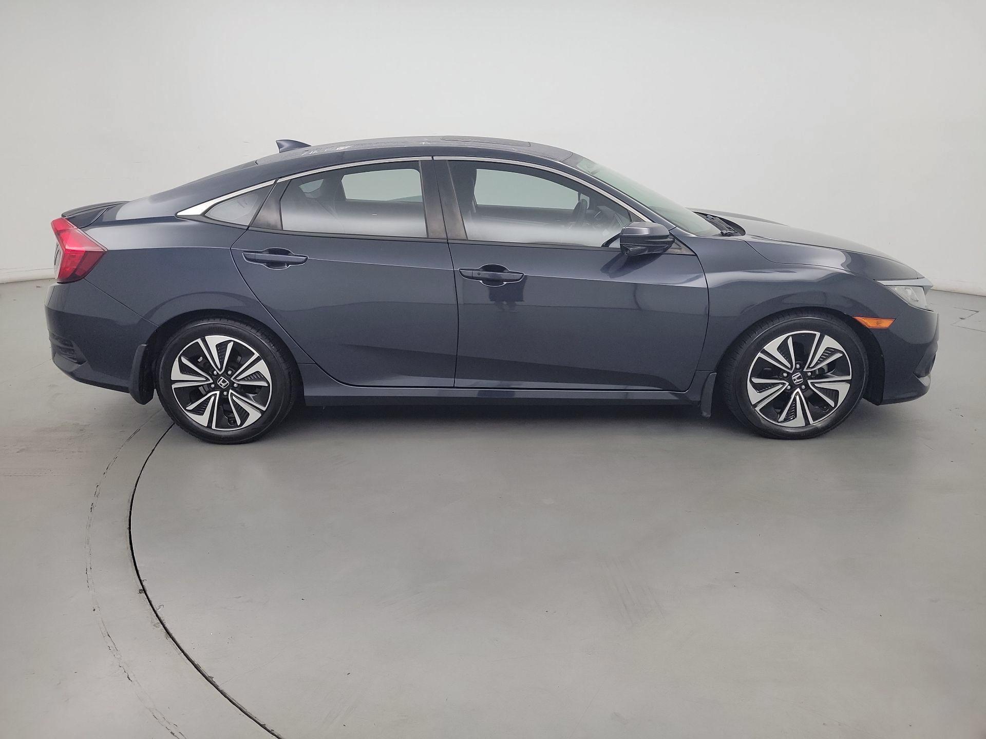 Thumbnail: 2017 Honda Civic - 4