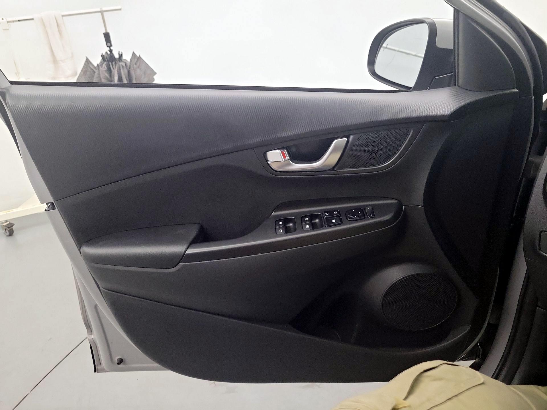 Thumbnail: 2023 Hyundai Kona - 10