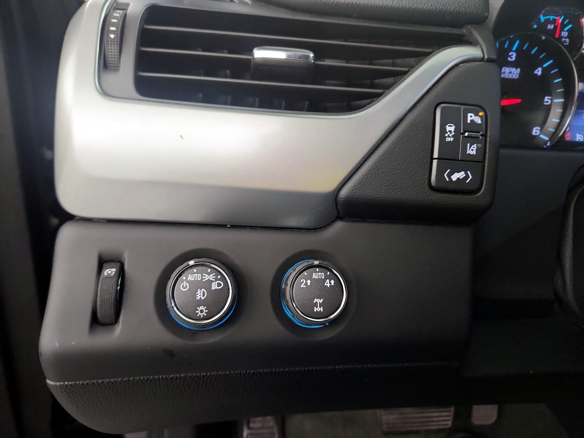 Thumbnail: 2015 Chevrolet Tahoe - 13