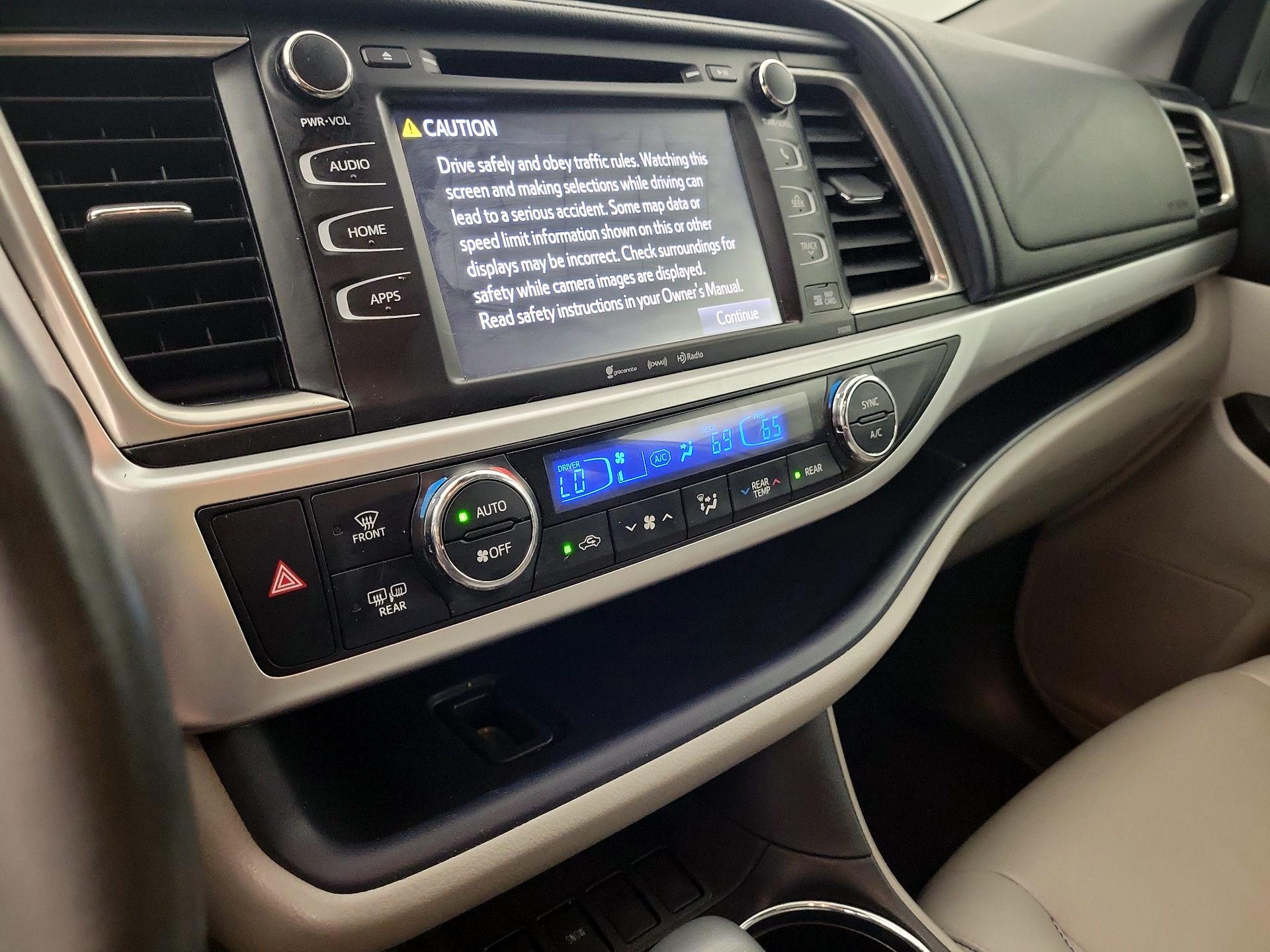 Thumbnail: 2019 Toyota Highlander - 16