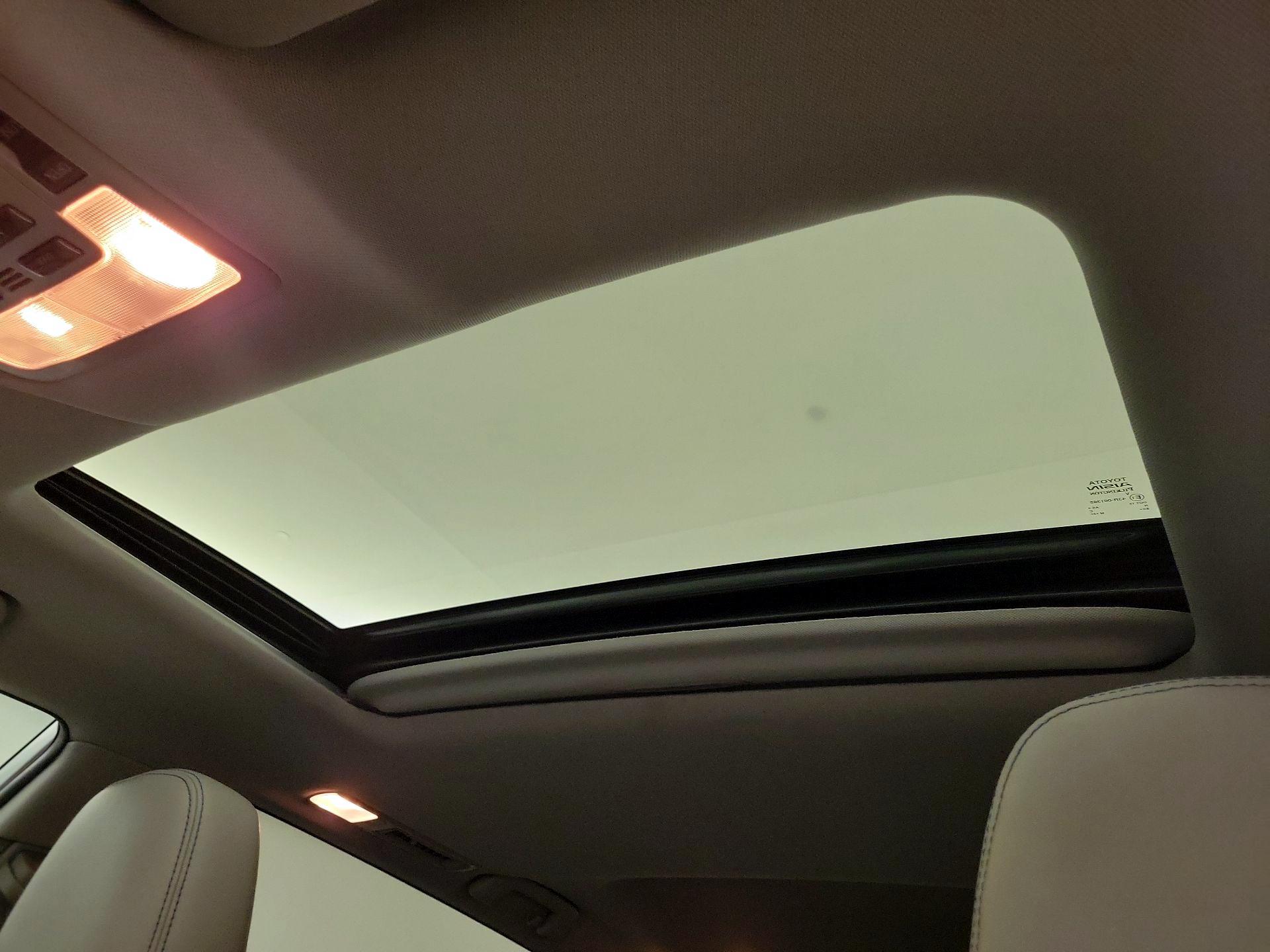 Thumbnail: 2019 Toyota Highlander - 19