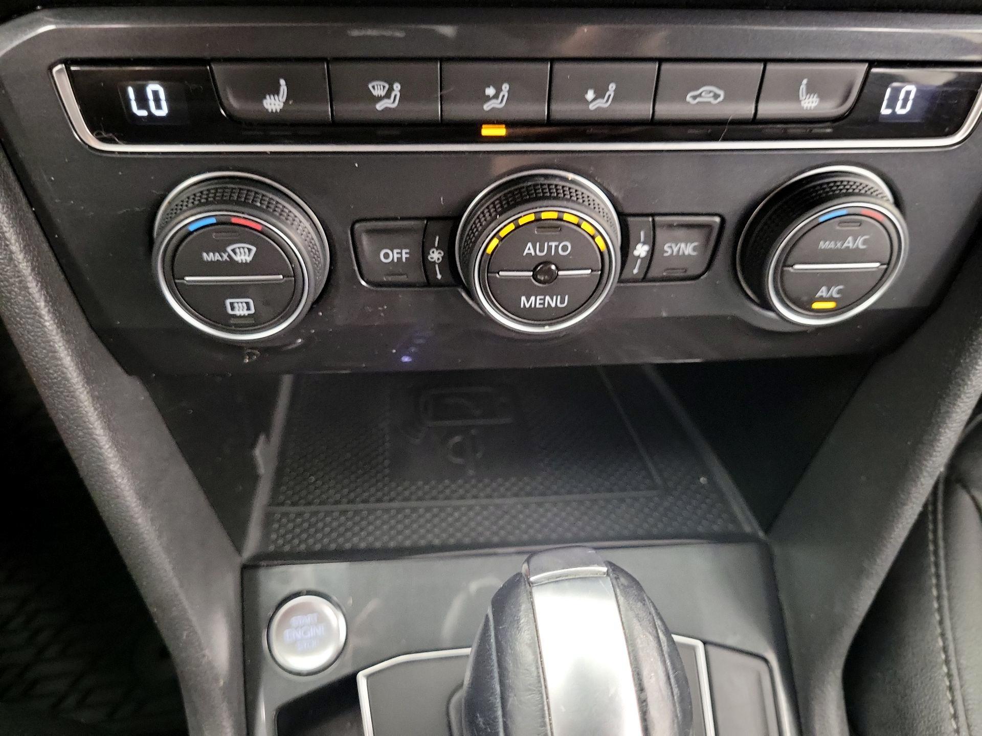 Thumbnail: 2020 Volkswagen Tiguan - 16
