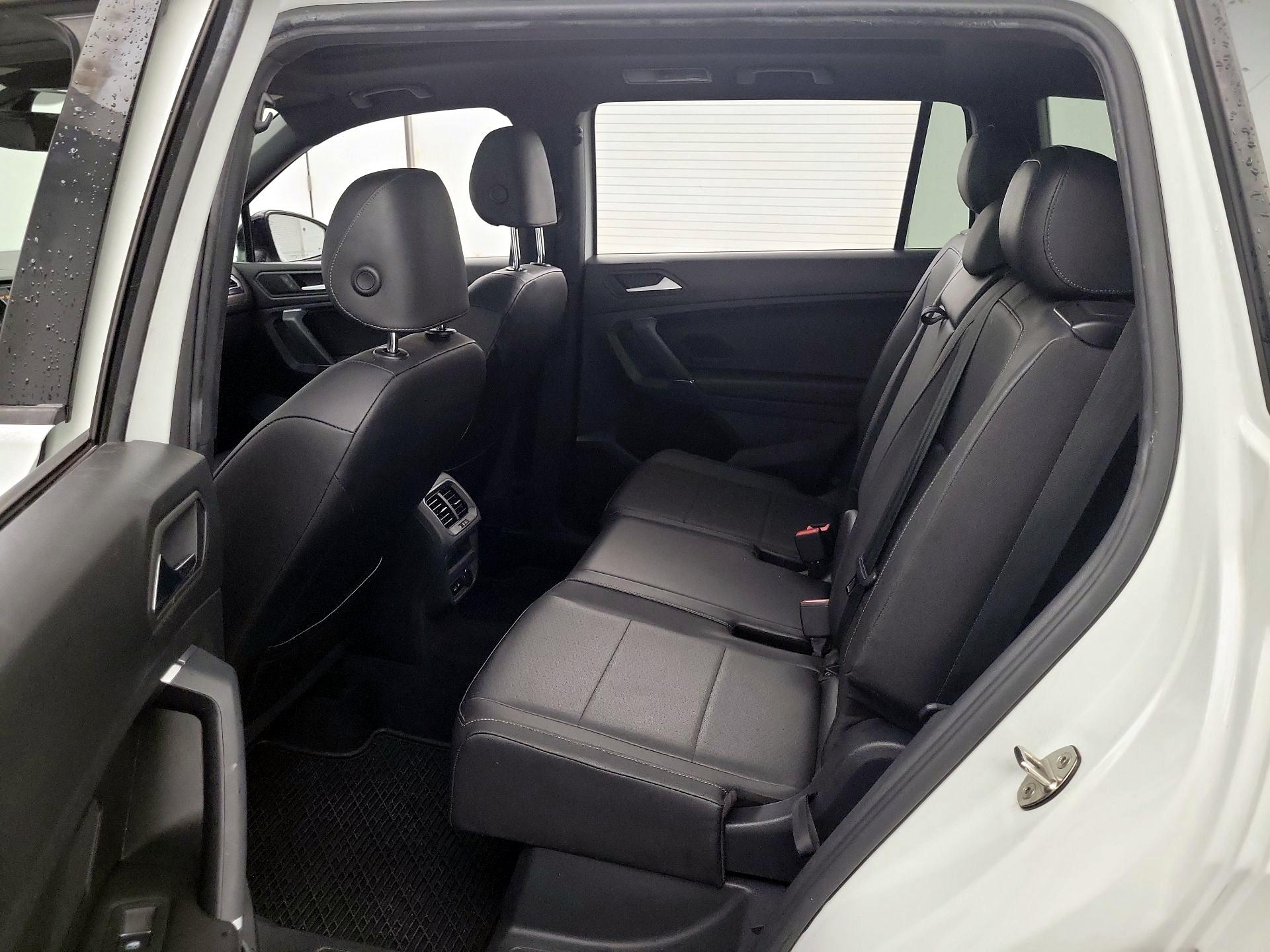 Thumbnail: 2020 Volkswagen Tiguan - 20