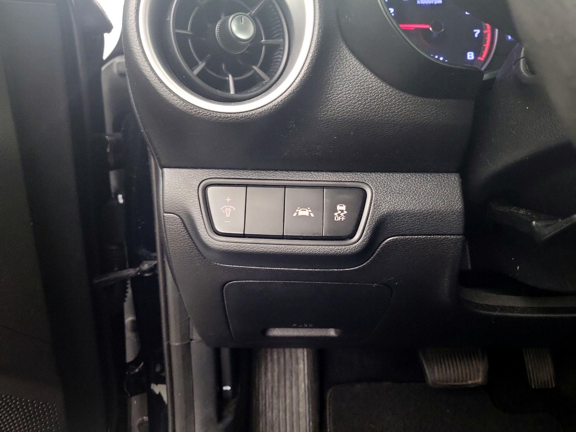 Thumbnail: 2020 Kia Forte - 13