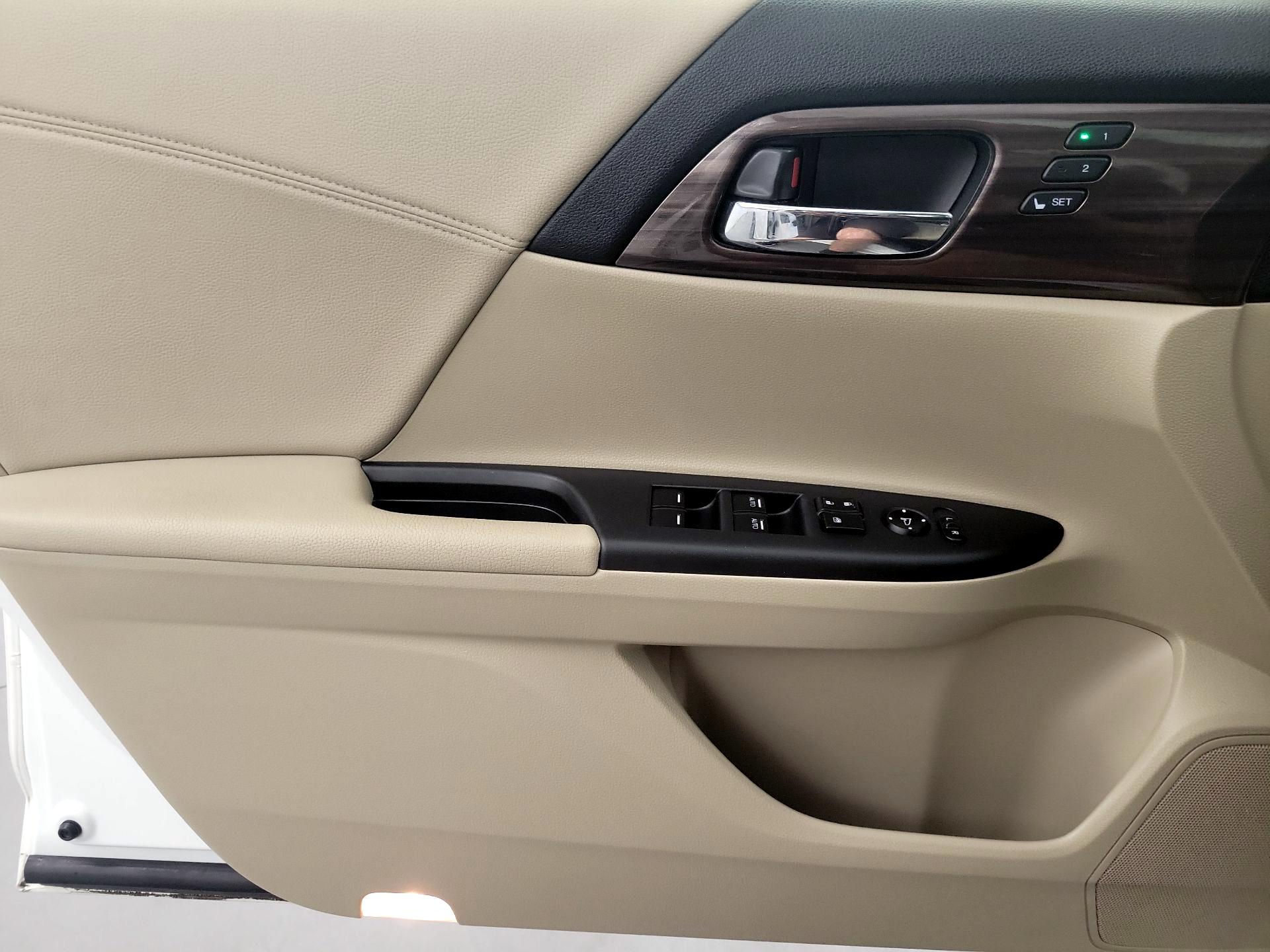 Thumbnail: 2017 Honda Accord - 12
