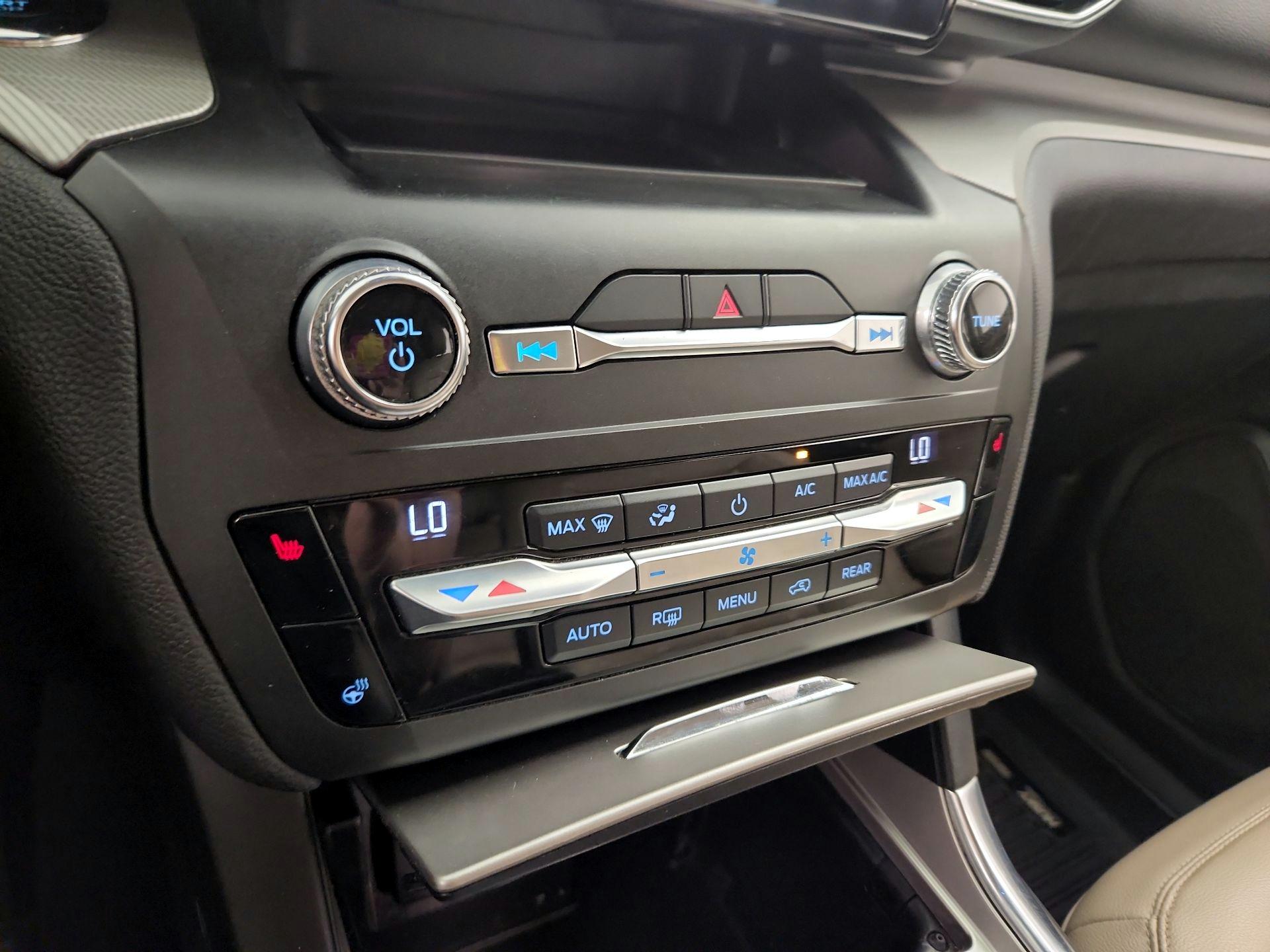 Thumbnail: 2020 Ford Explorer - 17
