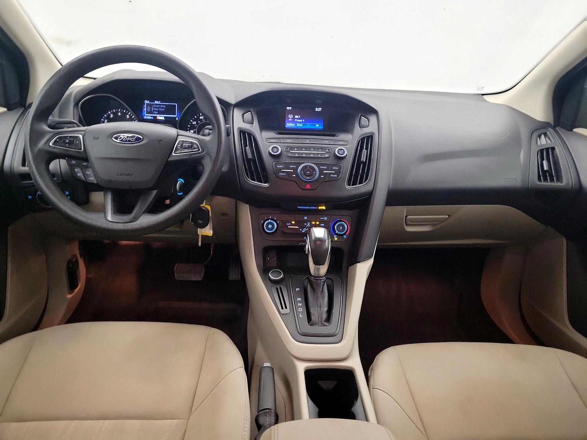 Thumbnail: 2016 Ford Focus - 9
