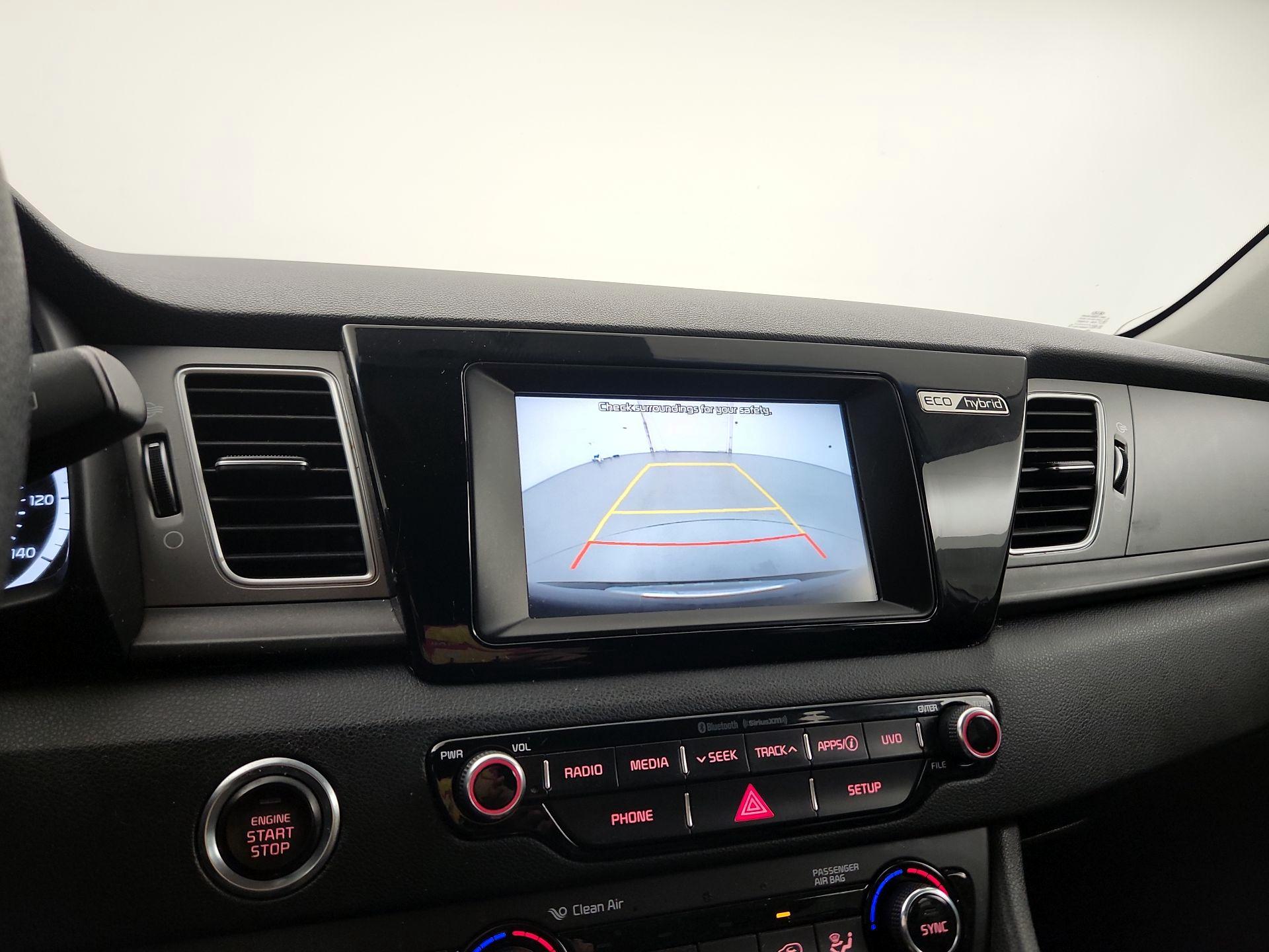 Thumbnail: 2017 Kia Niro - 14