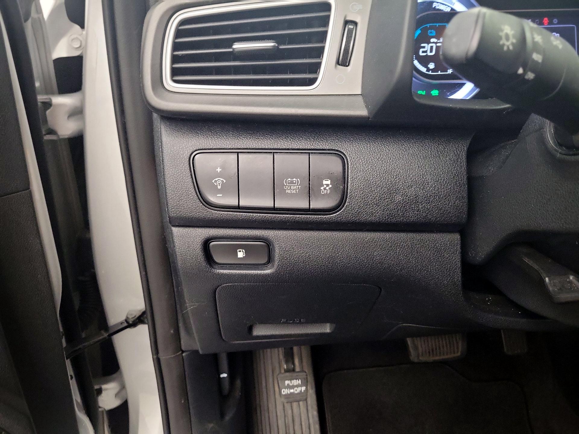 Thumbnail: 2019 Kia Niro - 13
